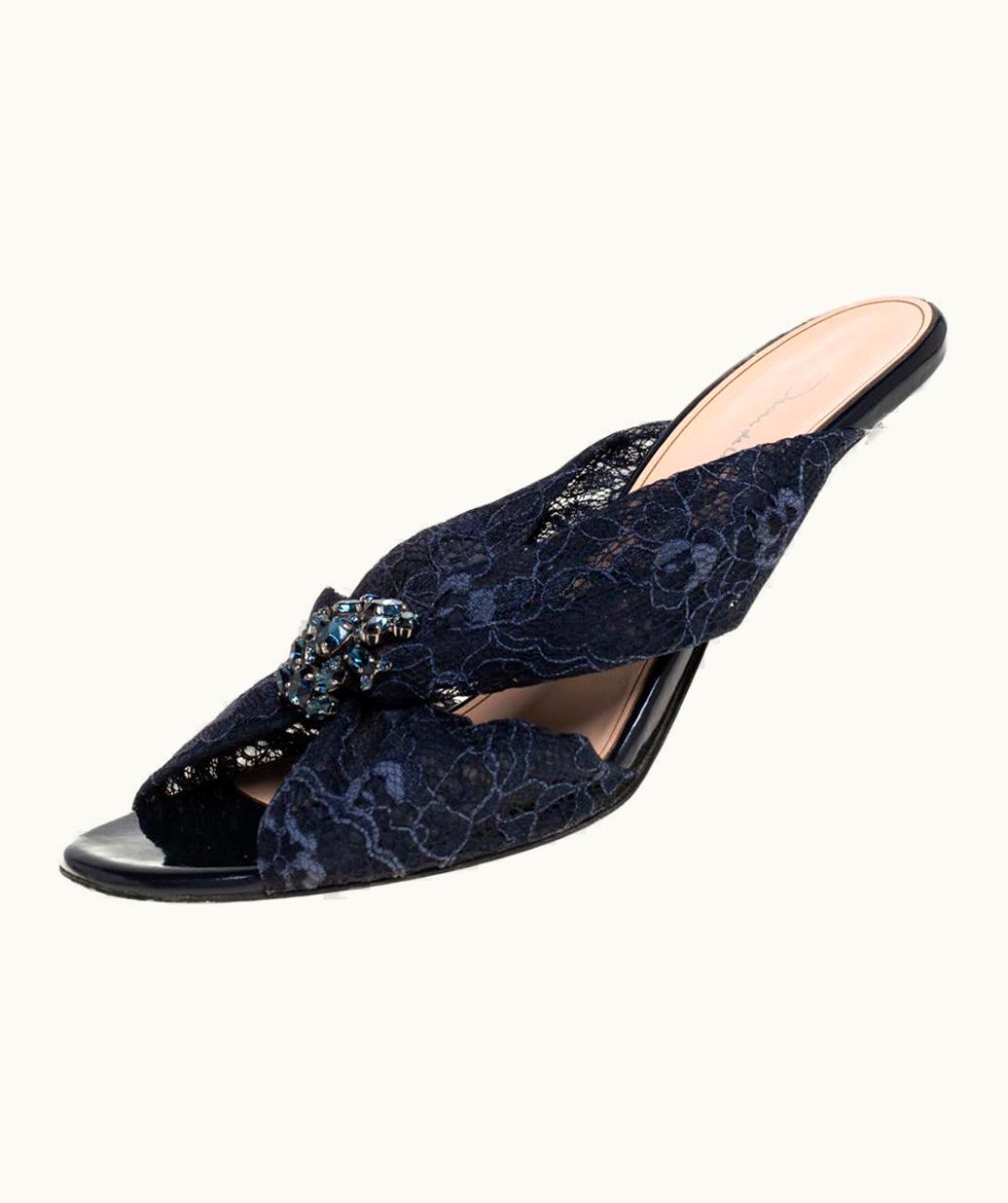 Oscar De La Renta Oscar De La Renta Blue Lace Glen Embellished Sandals