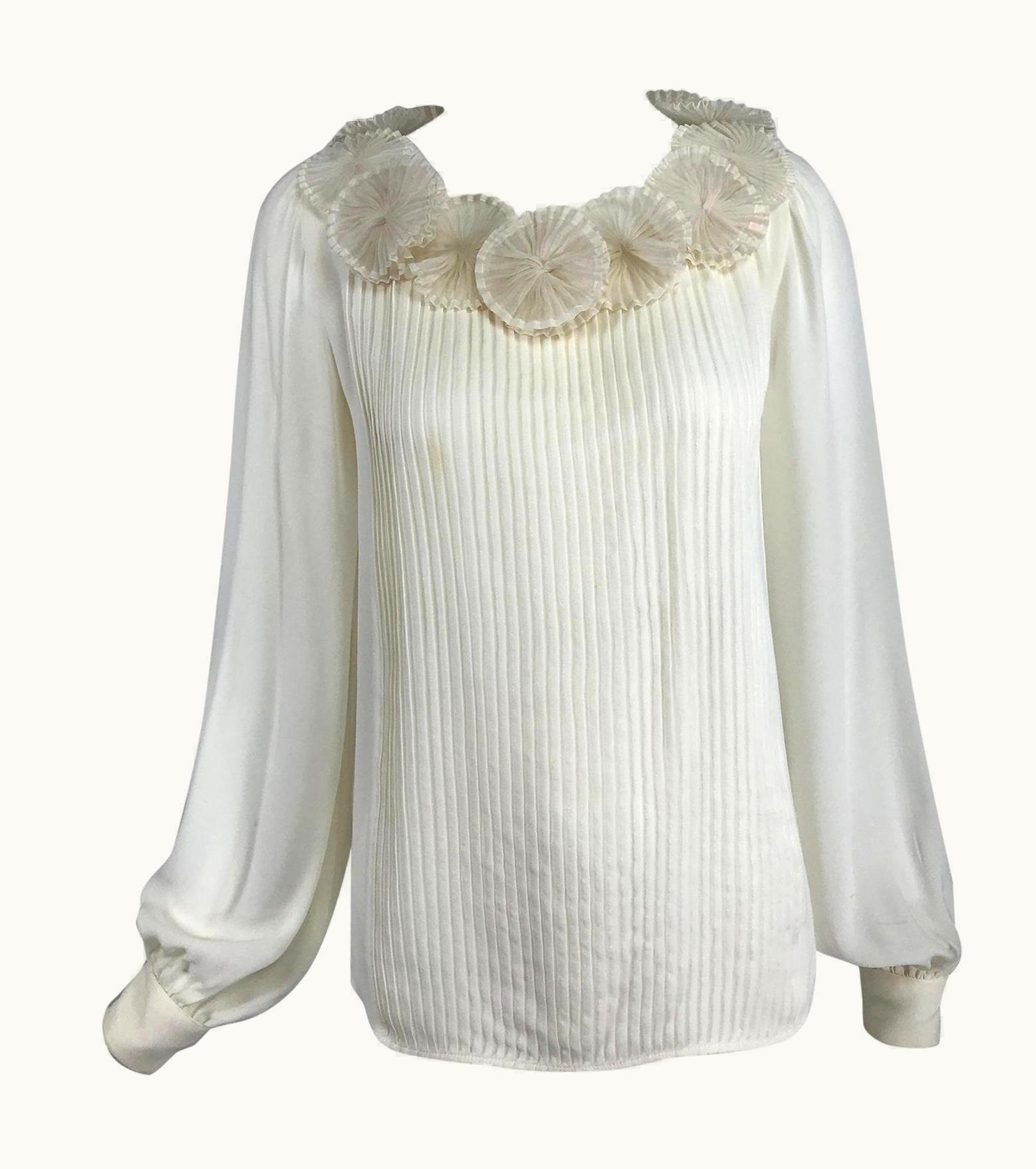 Oscar De La Renta Vintage Oscar De La Renta Light Cream Silk Pinwheel Collar Blouse 1990s
