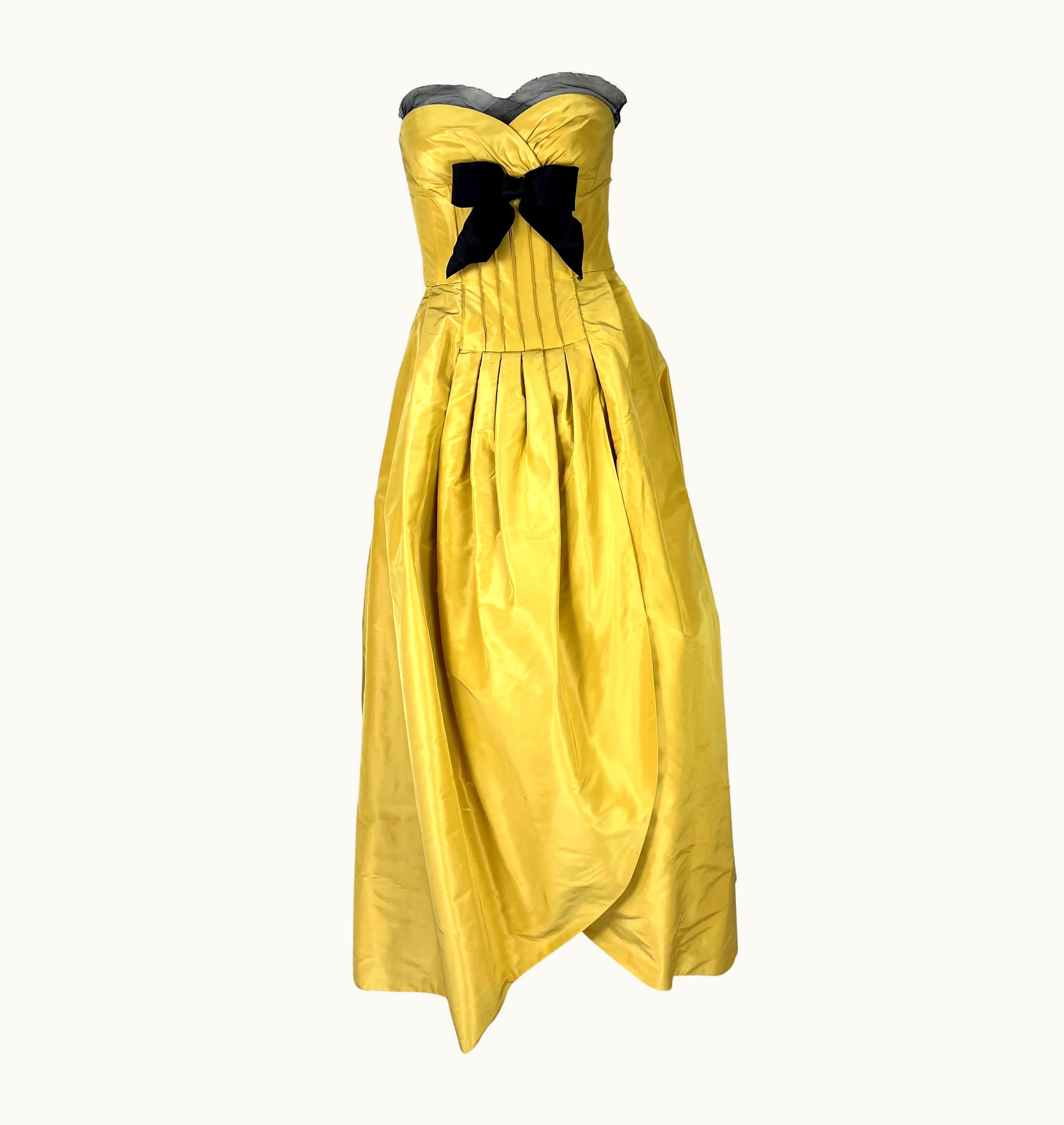 Oscar De La Renta S/S 2006 Oscar De La Renta Runway Yellow Silk Taffeta Boned Corset Bow Gown