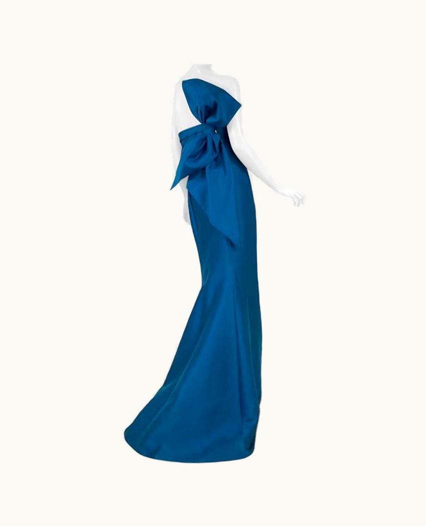 Oscar De La Renta 2008 Iconic Oscar De La Renta Blue Strapless Gown With Bow UZ0605652
