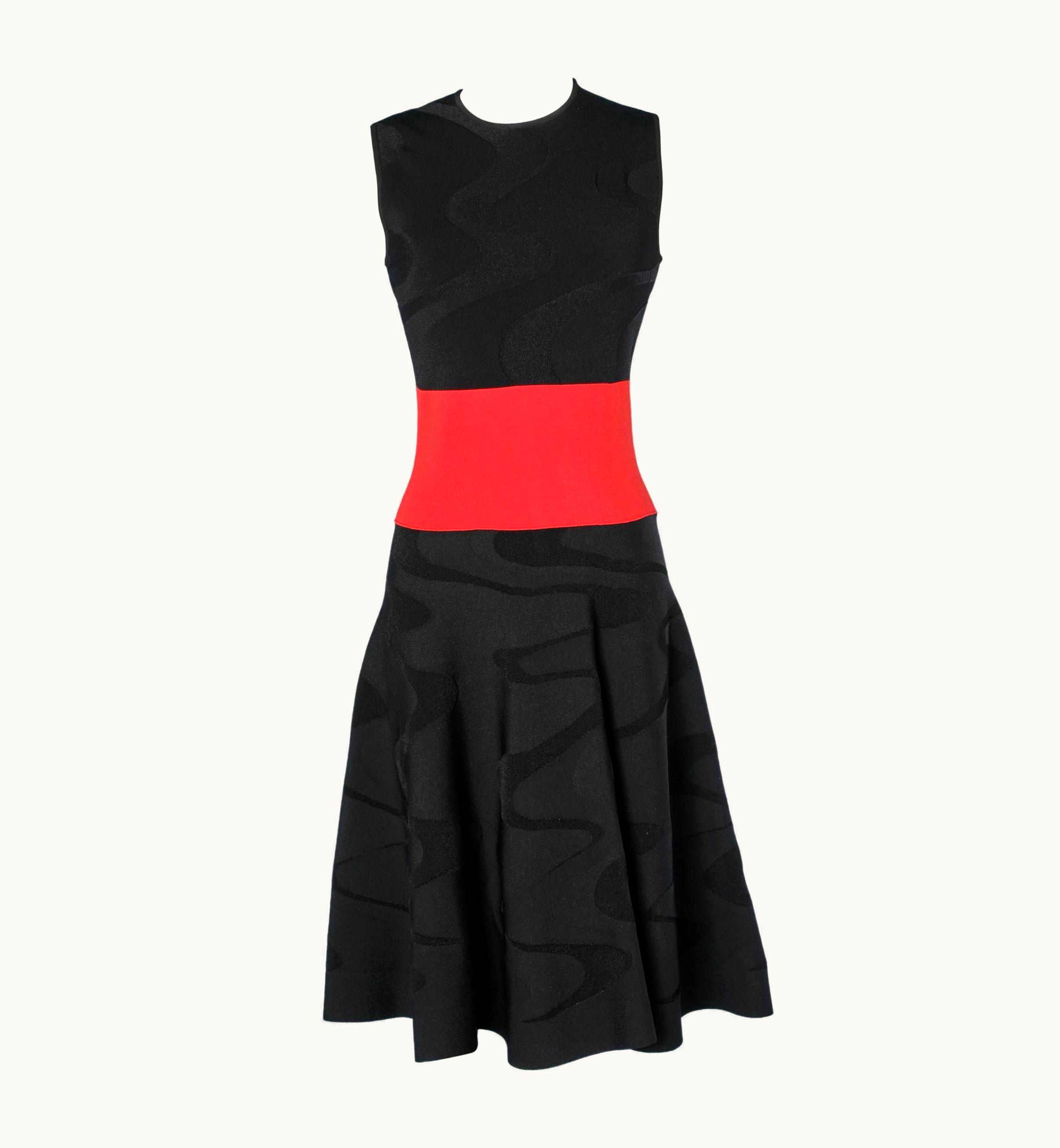 Alexander McQueen Sleeveless Black And Red Knit Dress Alexander McQueen