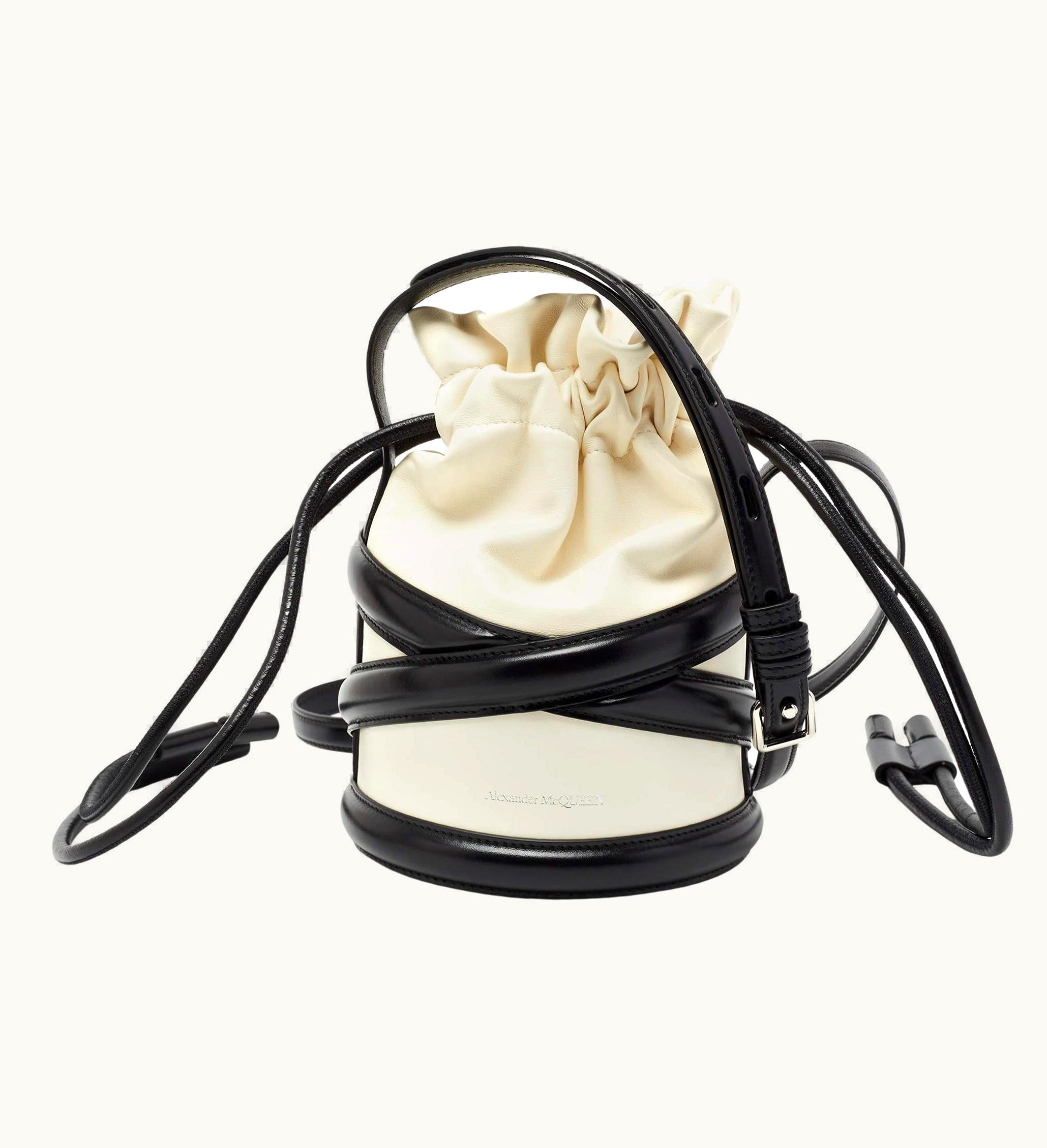 Alexander McQueen Alexander McQueen Ivory/Black Leather The Soft Curve Bucket Bag