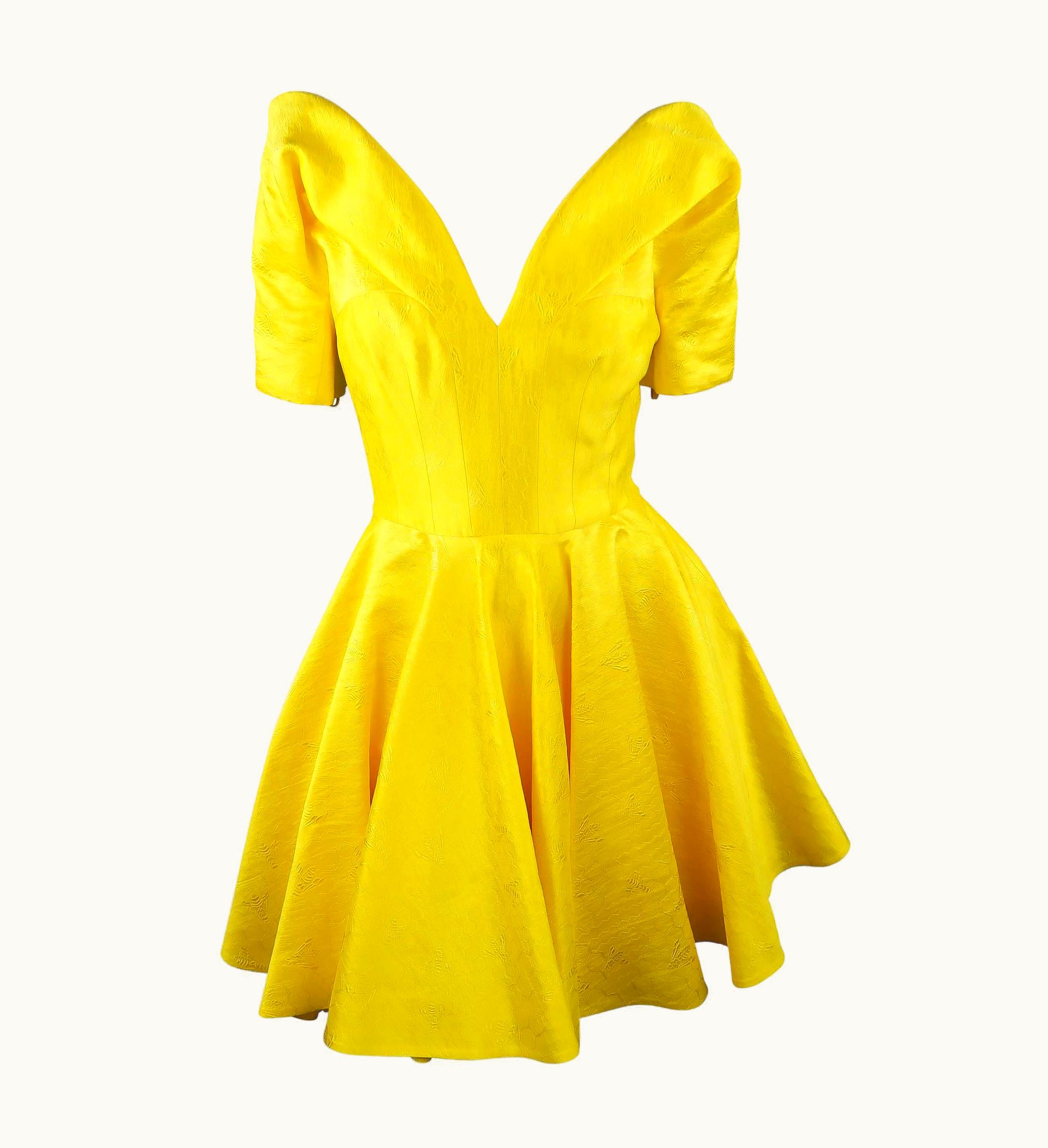 Alexander McQueen Alexander Mcqueen - Spring 2013 Runway 8 Yellow Silk Off Shoulder Cocktail Dress