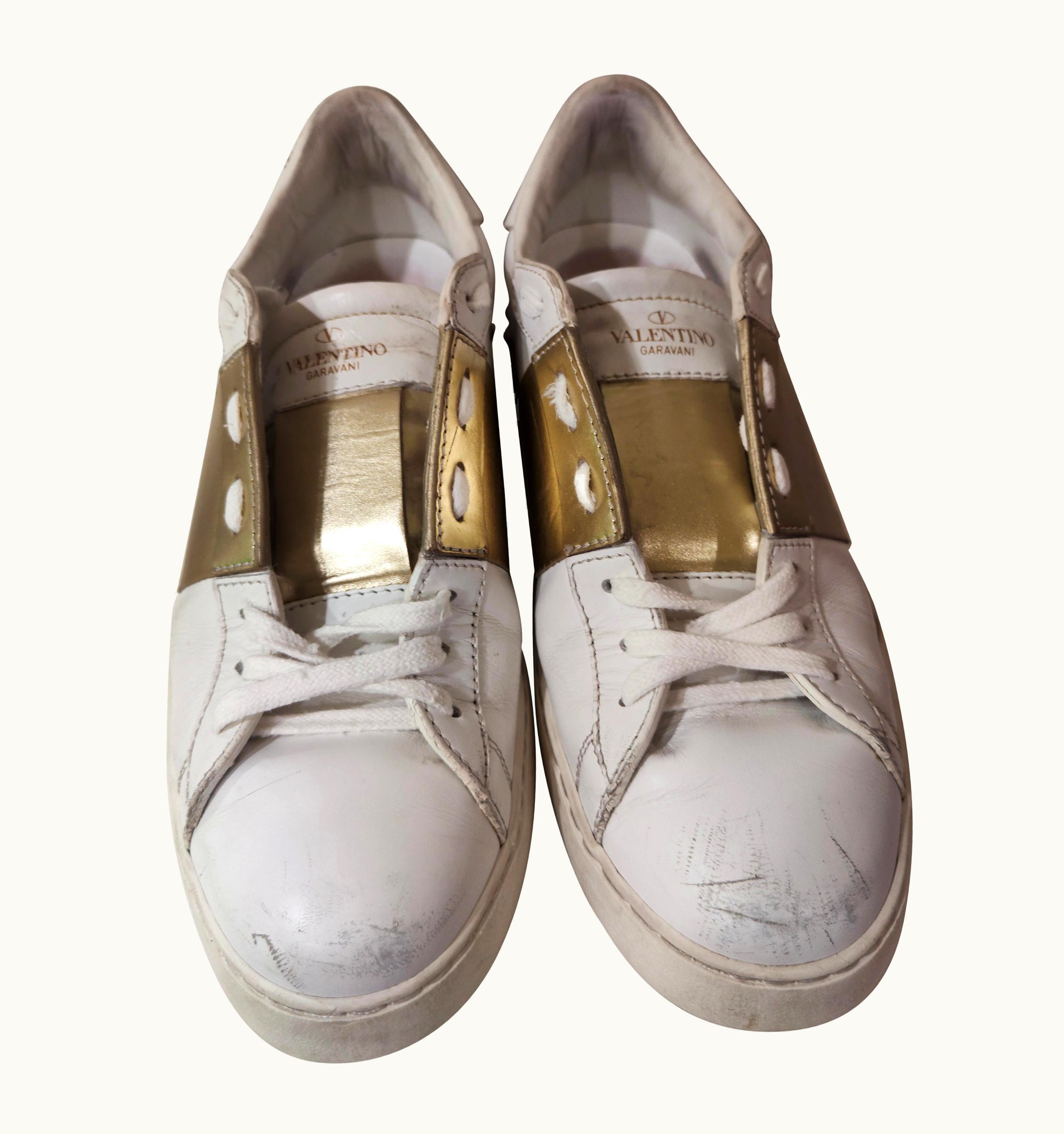 Valentino Valentino Garavani White And Gold Leather Studs Sneakers