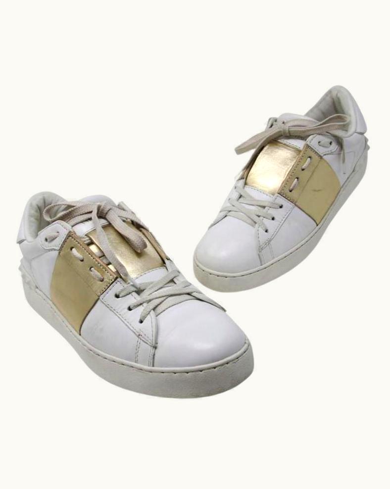 Valentino Valentino White Garavani Leather Rockstud Lace-Up Sneakers