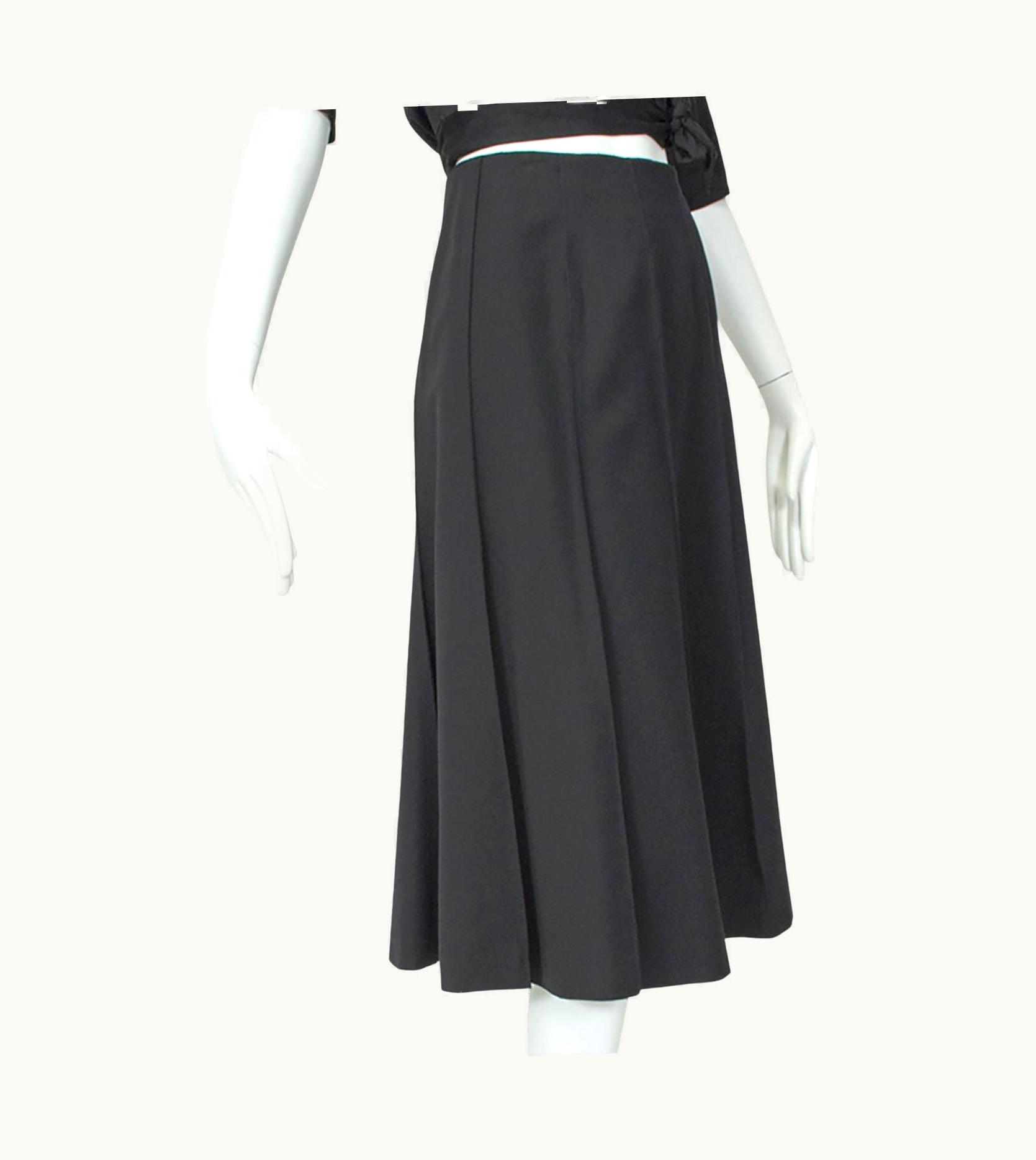 Valentino Valentino Minimalist Black Gabardine Midi Trumpet Flare Skirt - -l, 1980s