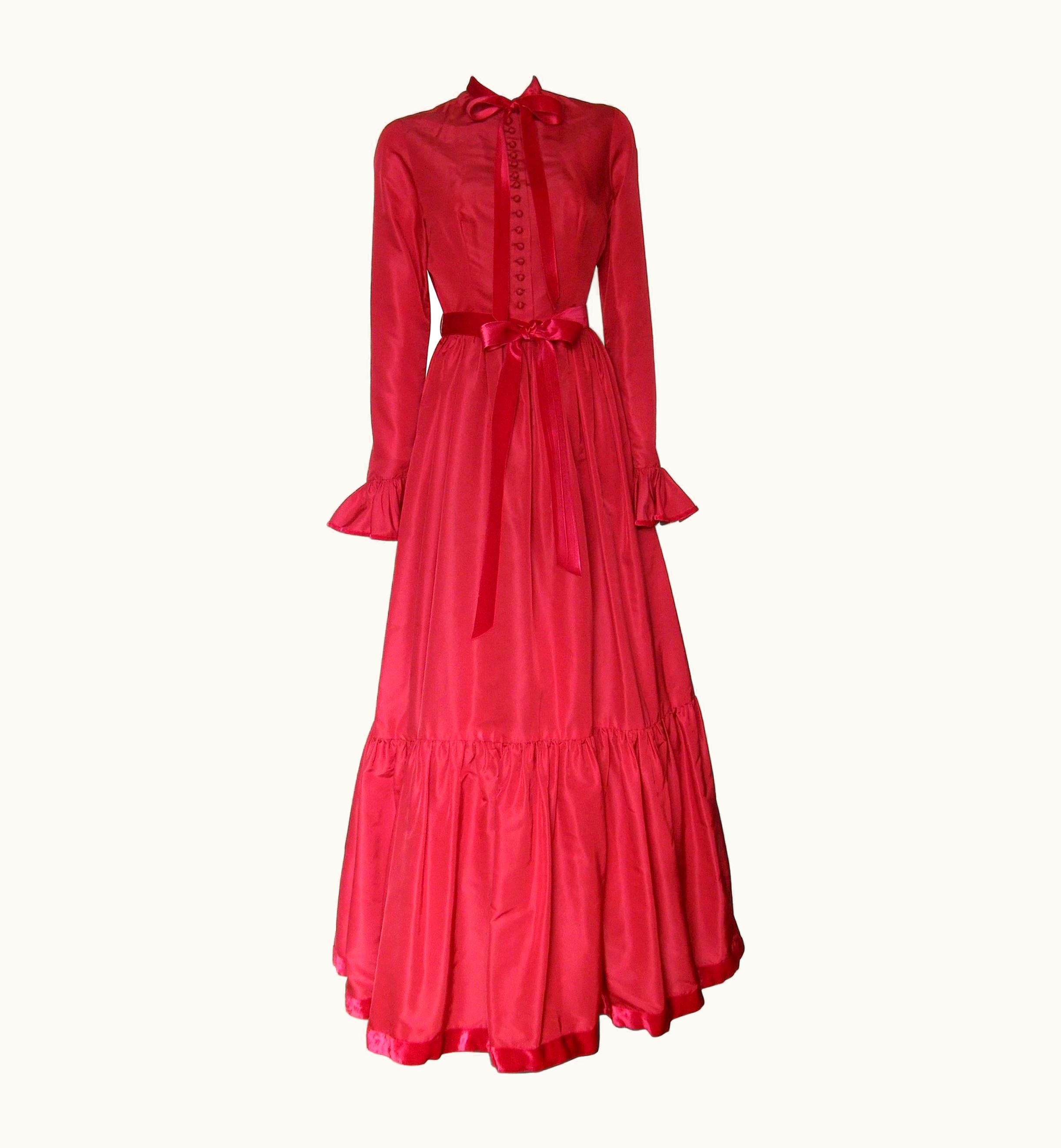 Oscar De La Renta Red Silk Taffeta Gown With Tiered Skirt And Ruffled Cuffs UZ0613226