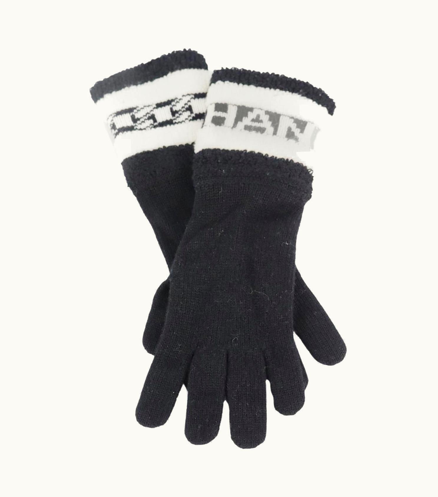 Chanel 2020 Logo Intarsia Cashmere Gloves UZ0614358