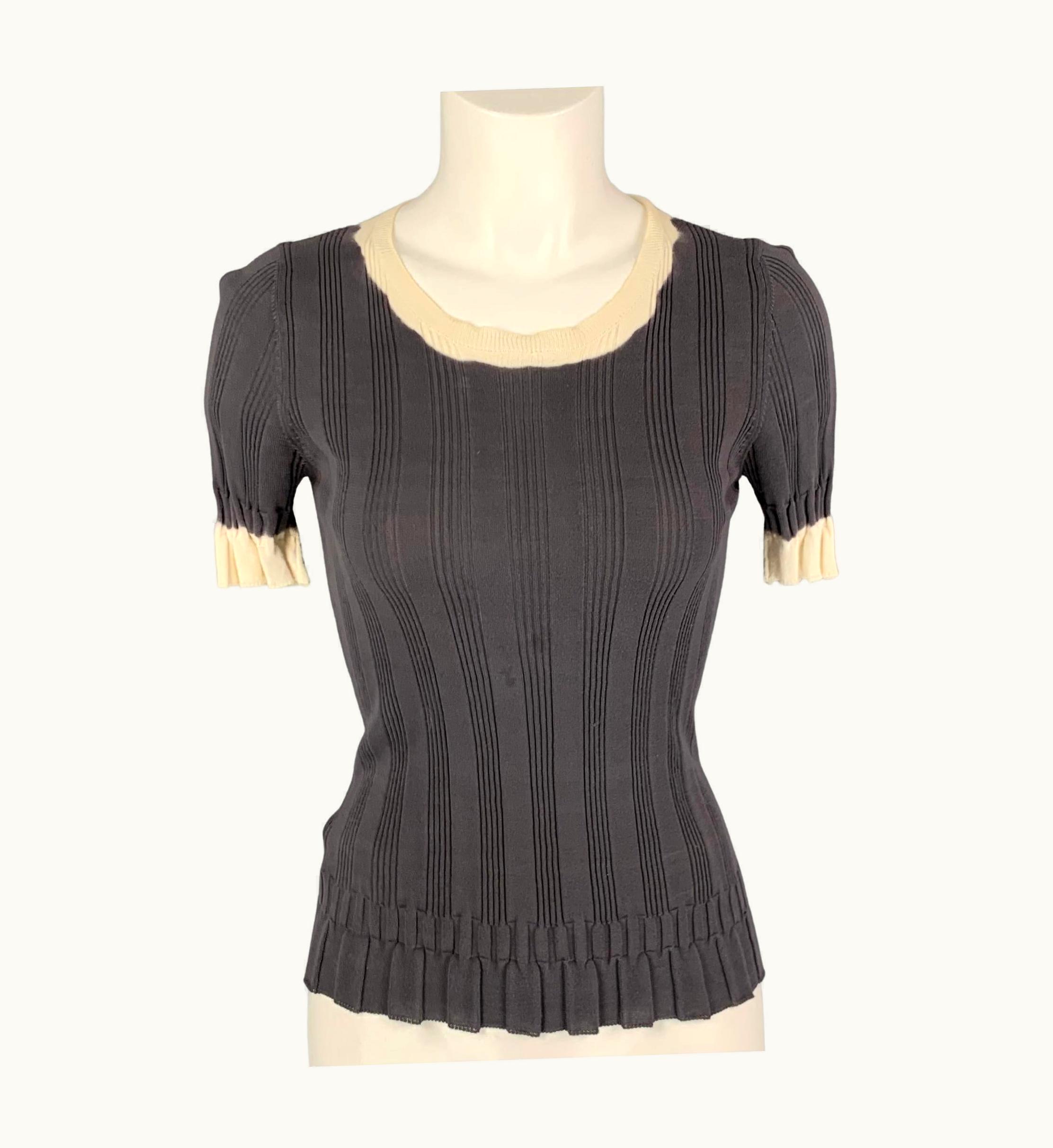 Prada Prada Grey Cream Cotton Ribbed Short Sleeve Pullover