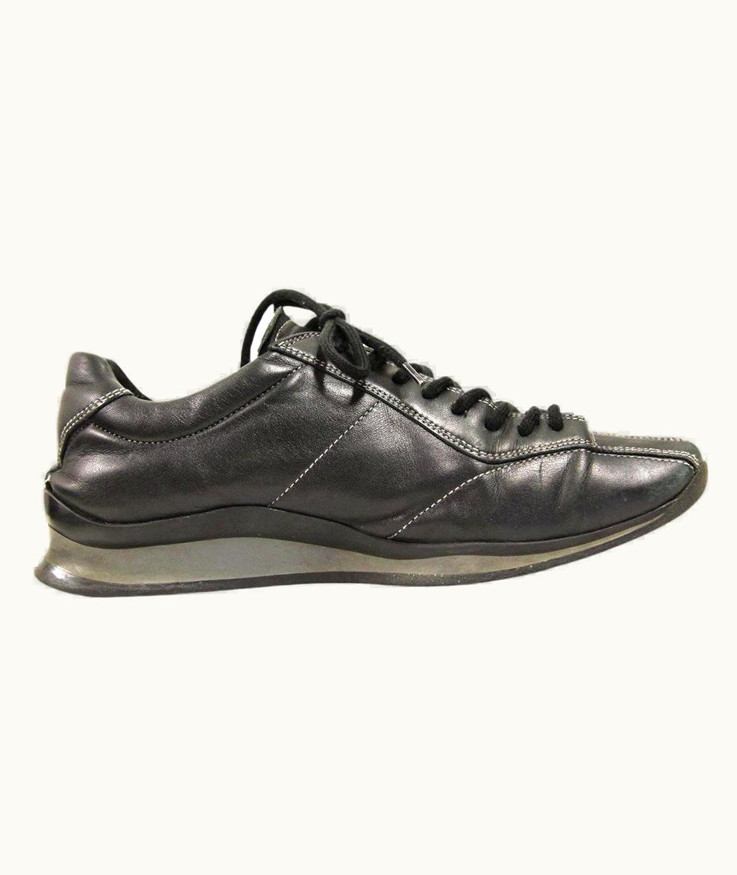 Prada Vintage Black Leather 2000s Lace-up Shoes With Contrasting Stitchings