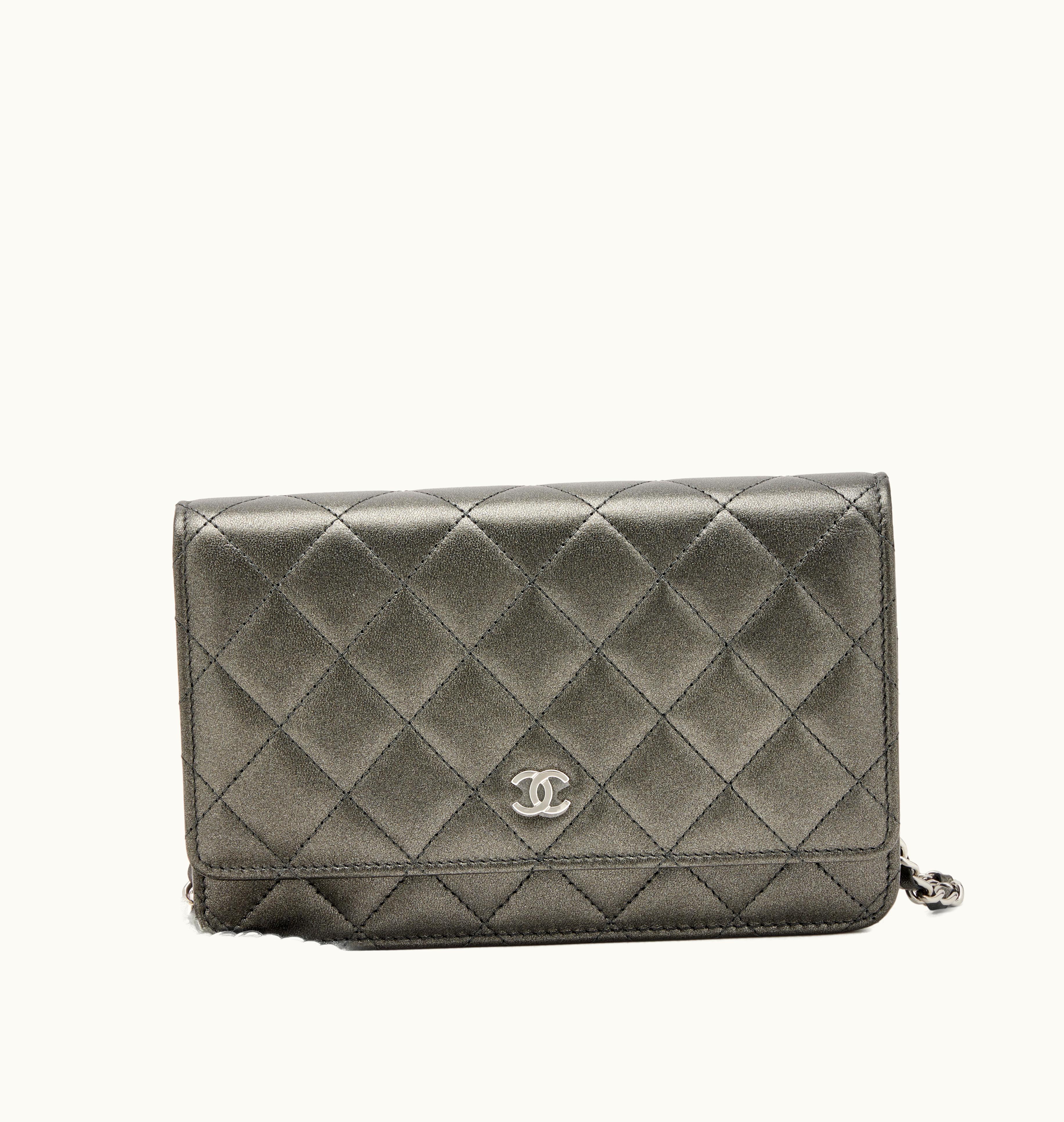 Chanel Chanel 2022-2023 Chanel Silver Hardware Quilted Lambskin CC Wallet on Chain - Metallic Silver