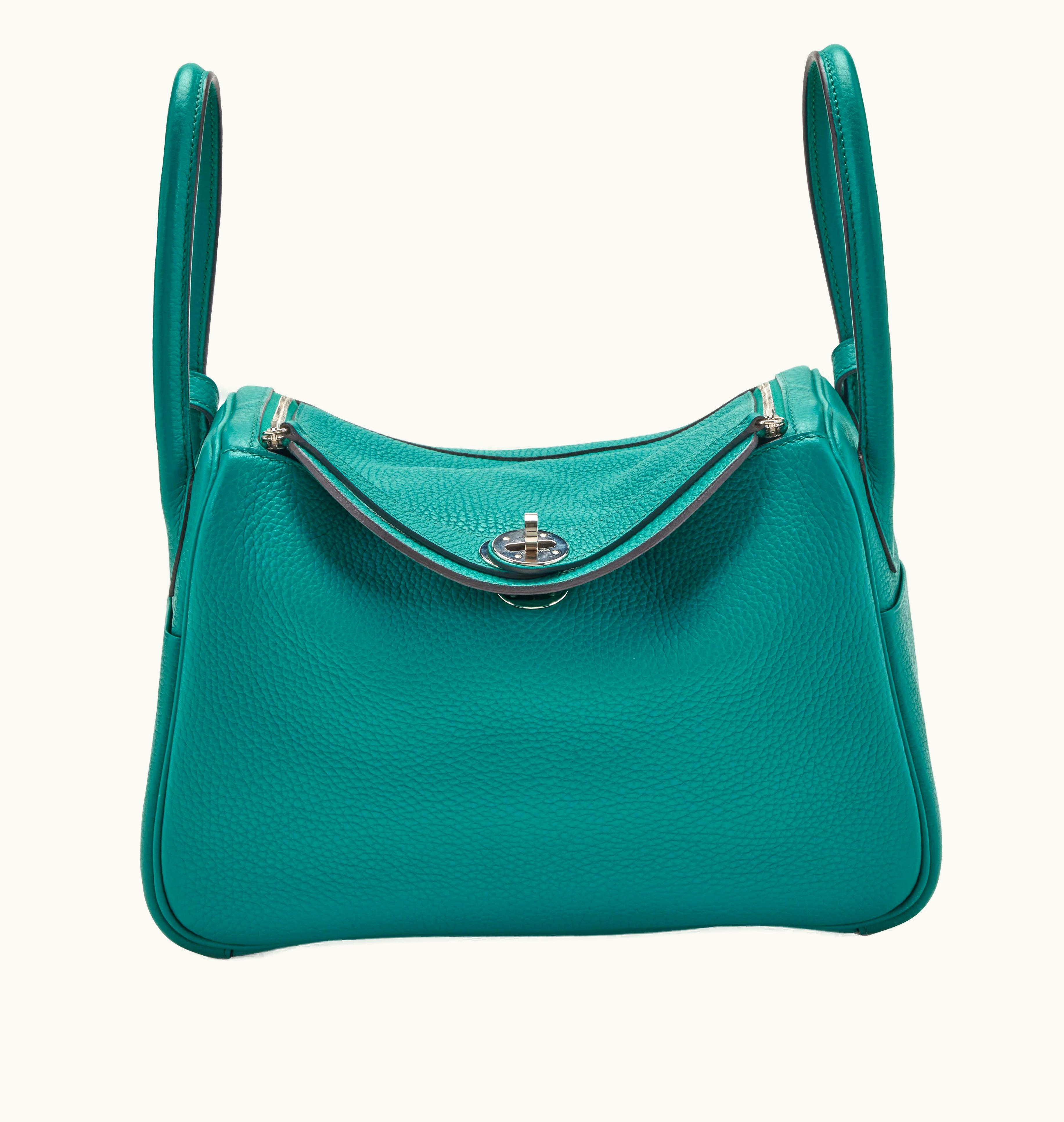Hermès Hermès 2016 Hermès Clemence Lindy 26 with Palladium Hardware in Blue Paon