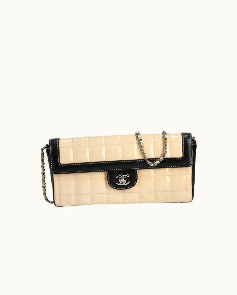 Chanel Chanel Women's Shoulder Bag Patent Leather In White