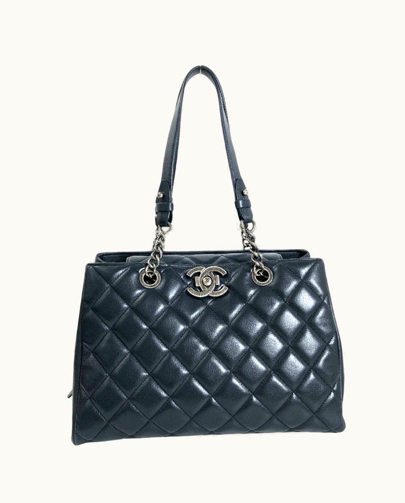 Chanel Chanel Boy Shoulder Bag Calfskin Leather Navy