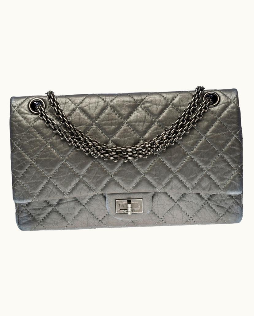 Chanel Chanel 2.55 Classique Sac Quilted Leather Handbag in Silvery