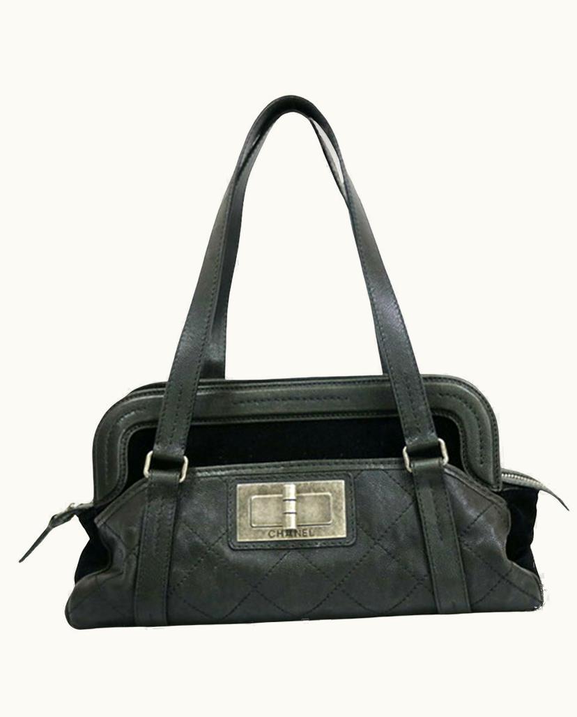 Chanel Chanel Women's Classic Leather Shoulder Bag in Black