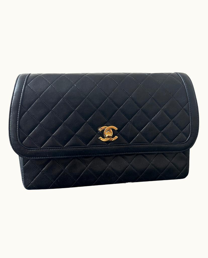 Chanel Chanel Diana Leather Shoulder Bag in Black