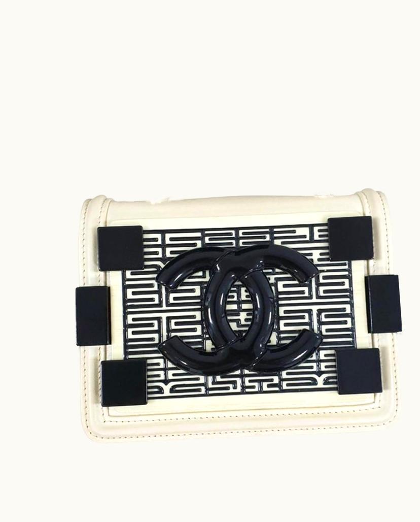 Chanel Chanel Classic Flap Bag Leather Shoulder Strap Beige