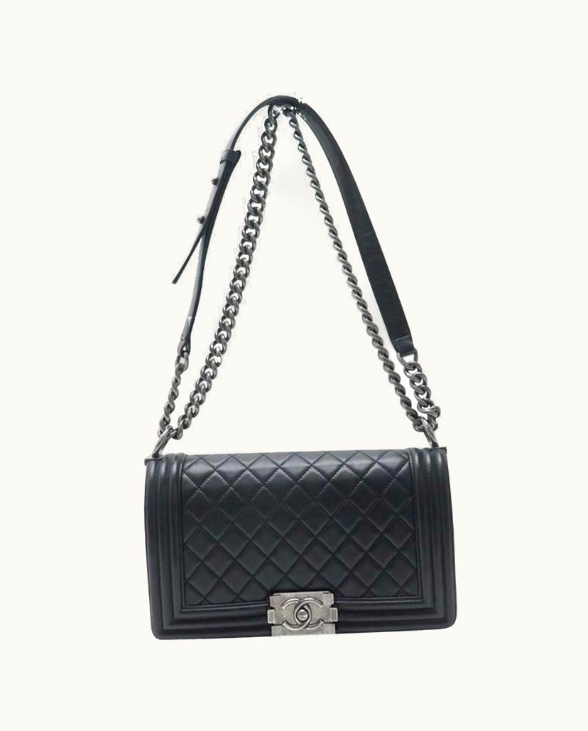 Chanel Chanel Boy Classic Leather Shoulder Bag in Black