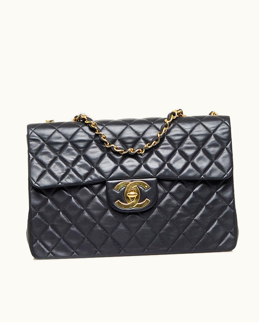 Chanel Chanel Maxi Classic Lambskin Single Flap Shoulder Bag in Black