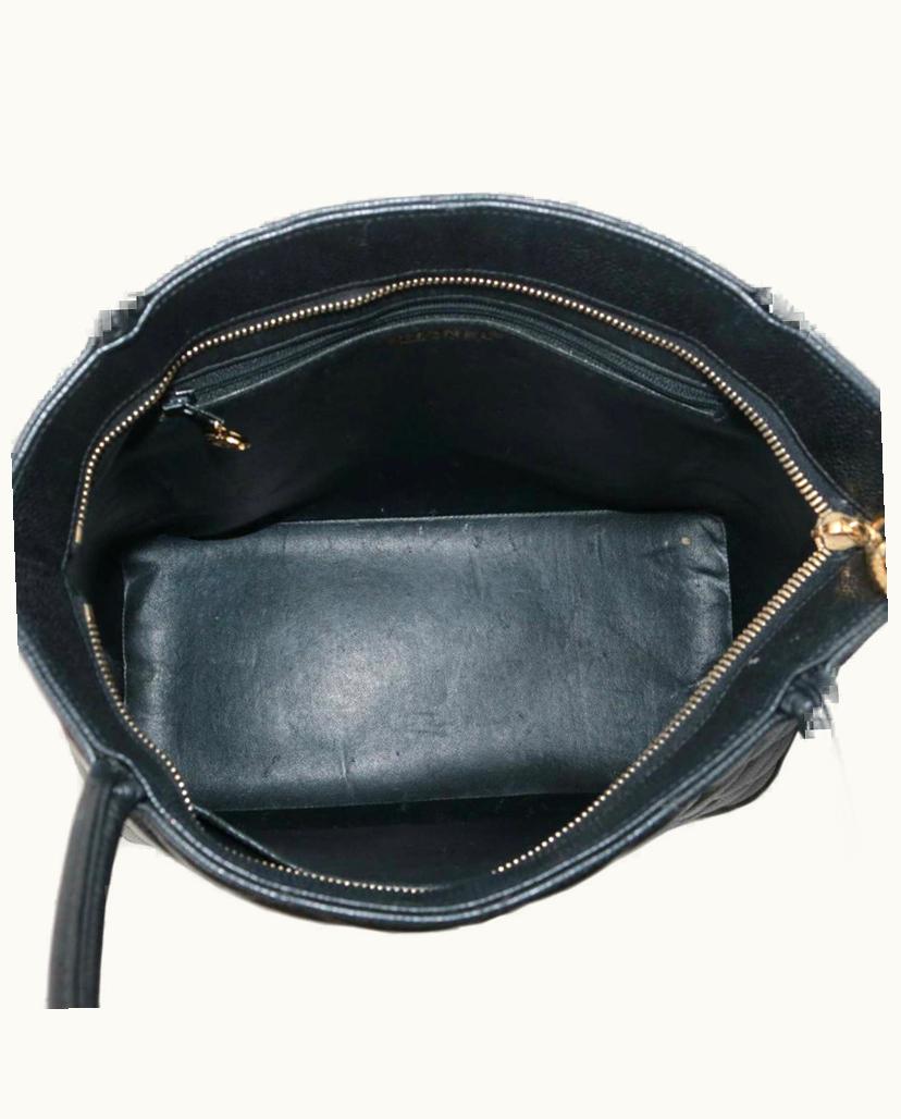 Chanel Chanel Medaillon Women's Tote Bag Leather in Black