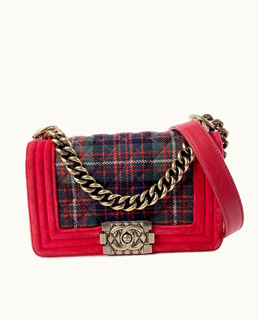 Chanel Chanel Women's Shoulder Bag Silk In Red