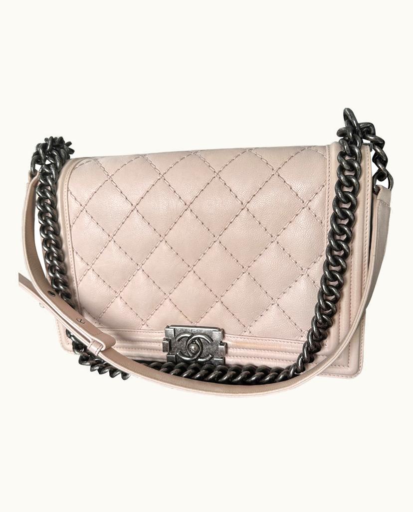 Chanel Chanel Boy Bag ID Card Holder Leather in Pink.