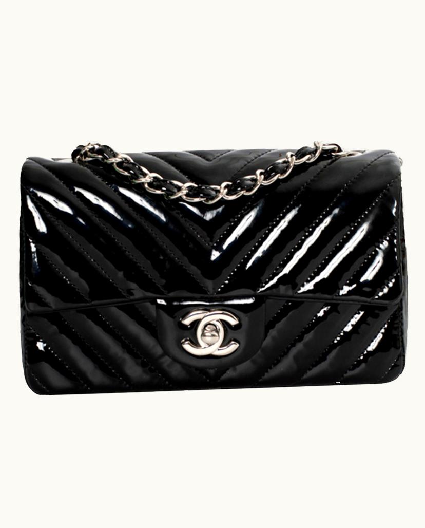 Chanel Flap Bag Patent Leather in Black