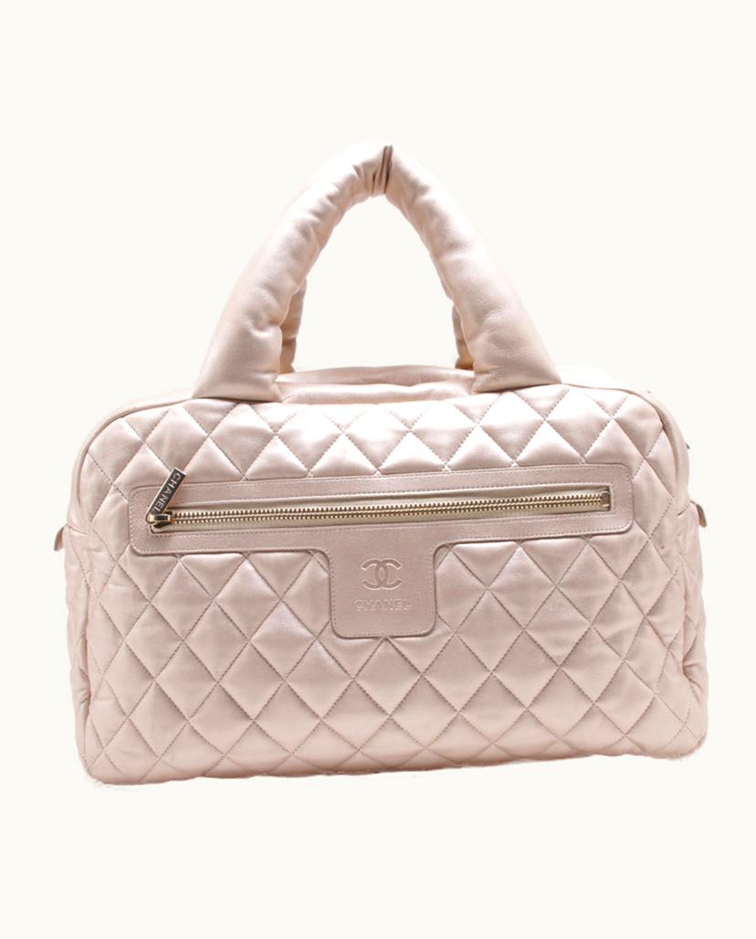 Chanel Chanel White Leather Handbag Beige Accents
