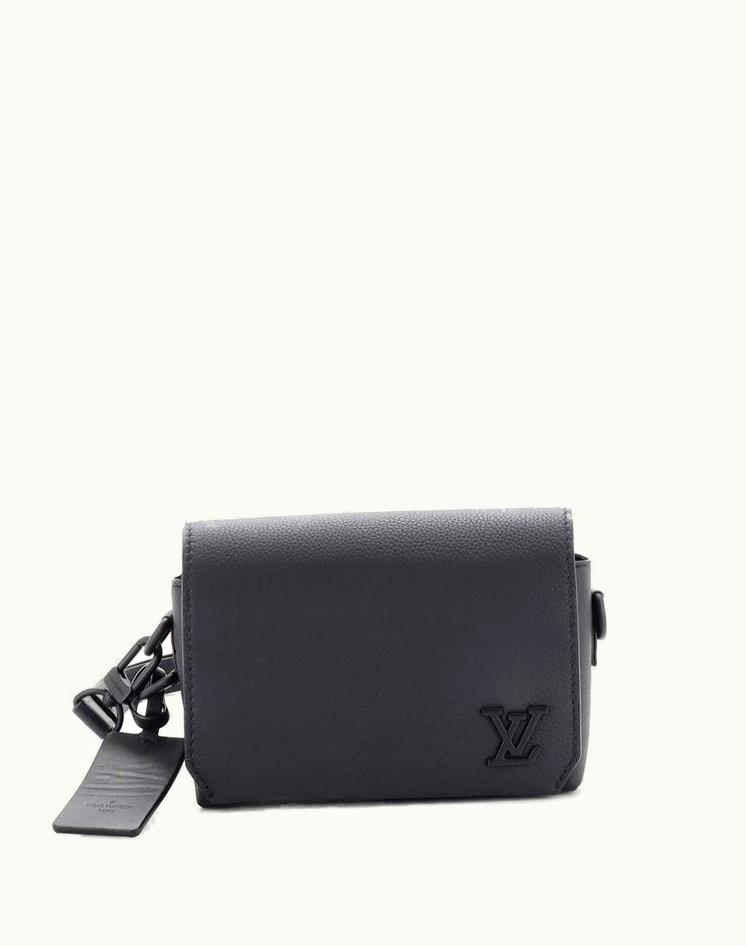 Louis Vuitton Louis Vuitton Aerogram Wearable Wallet NFC Black