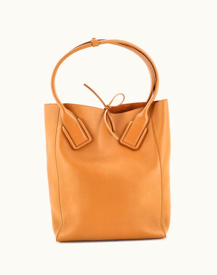 Bottega Veneta Bottega Veneta Basket Tote Leather Medium