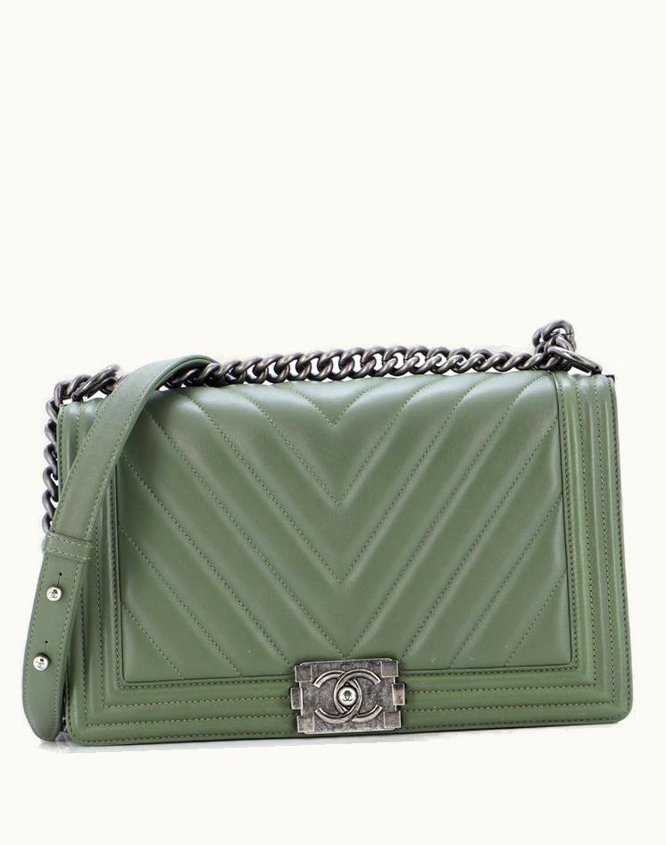Chanel Chanel Boy Flap Bag Chevron Calfskin New Medium in Green