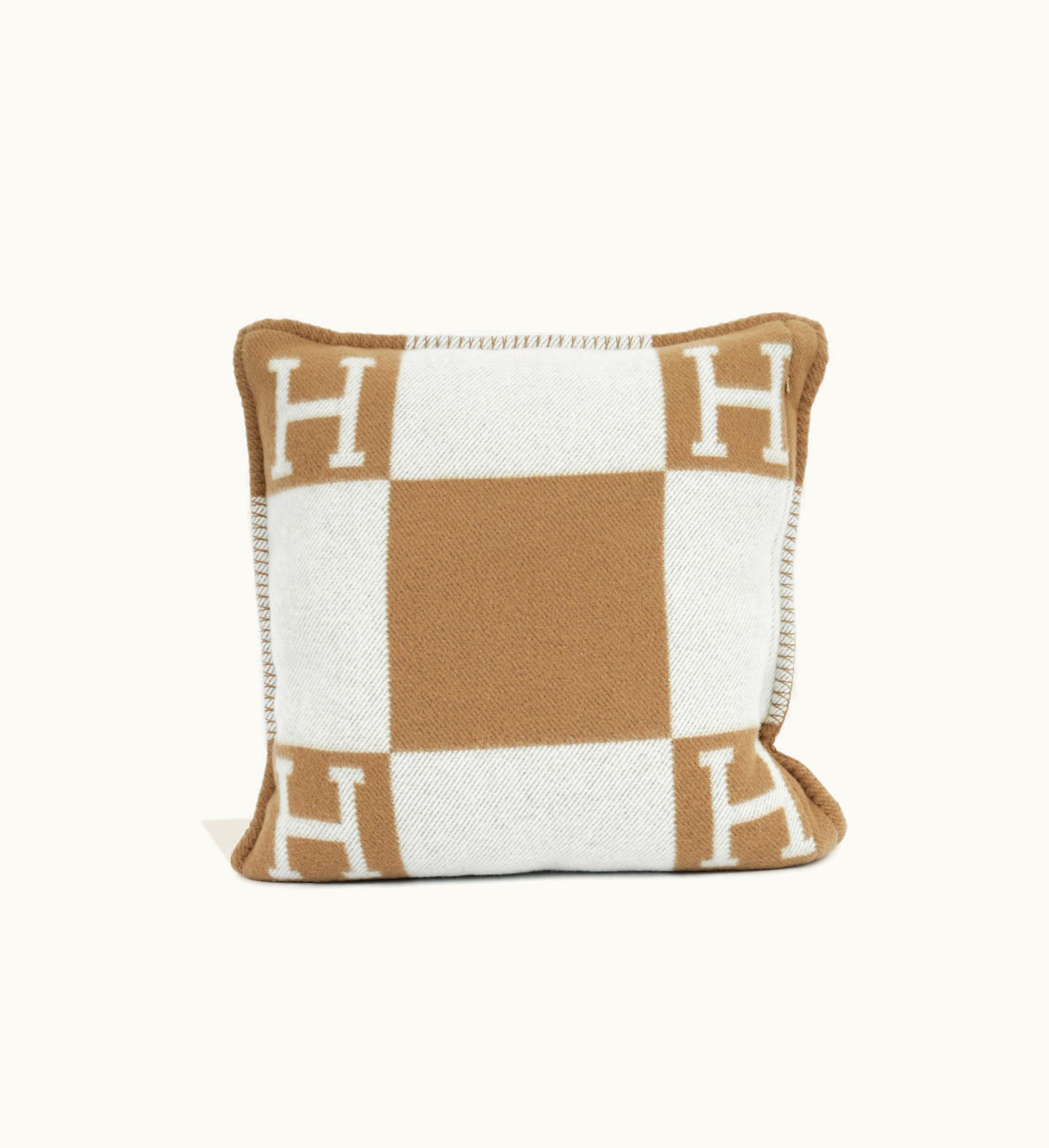 Hermès Hermès Avalon Pillow - Ecru/Camel