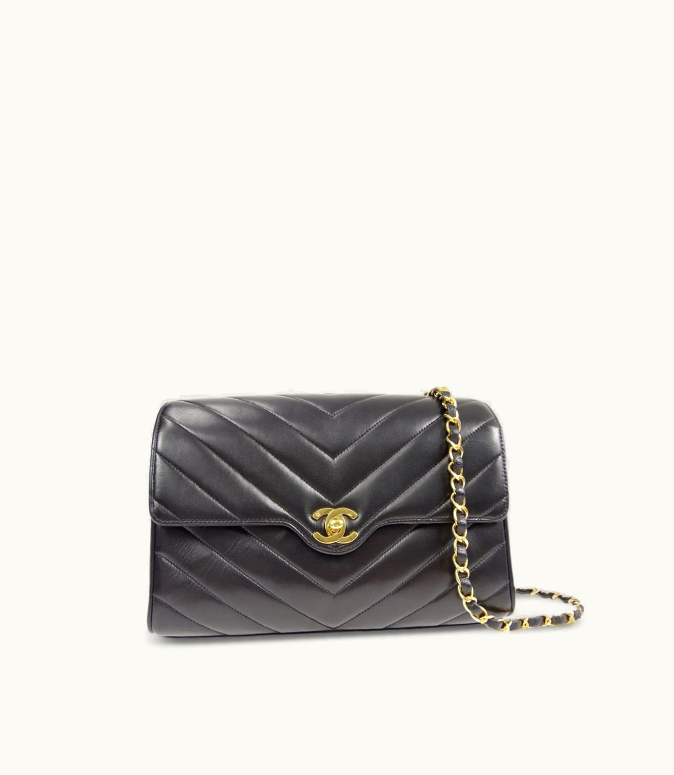 Chanel Chanel 1991-1994 Chevron Medium Classic Flap Shoulder Bag