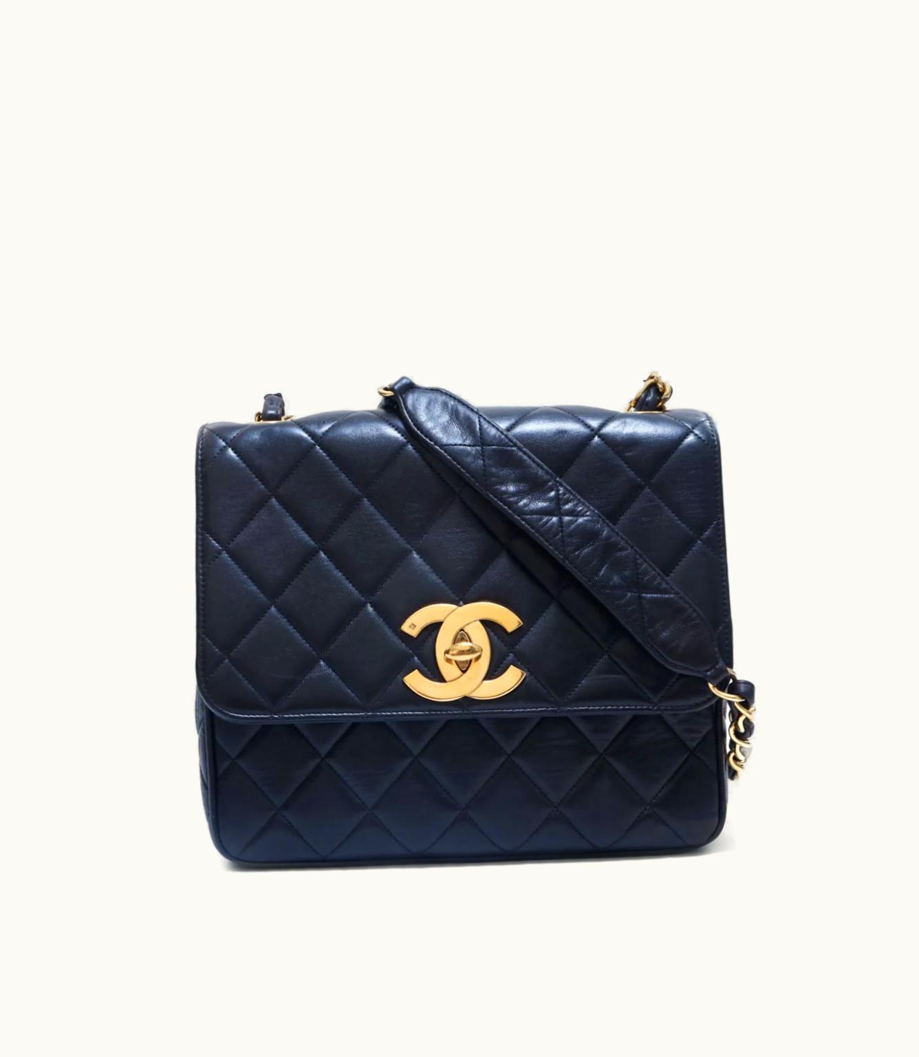 Chanel Chanel 1995 Diamond-Quilted Shoulder Bag