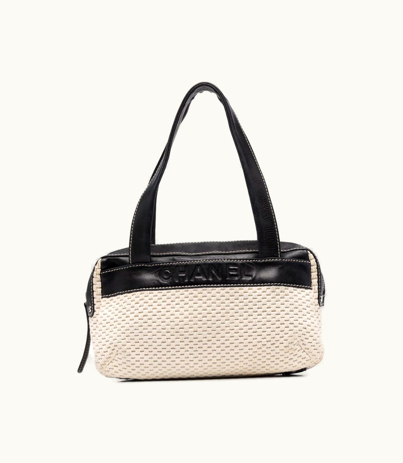 Chanel Chanel 2004-2005 Knitted Debossed-Logo Shoulder Bag