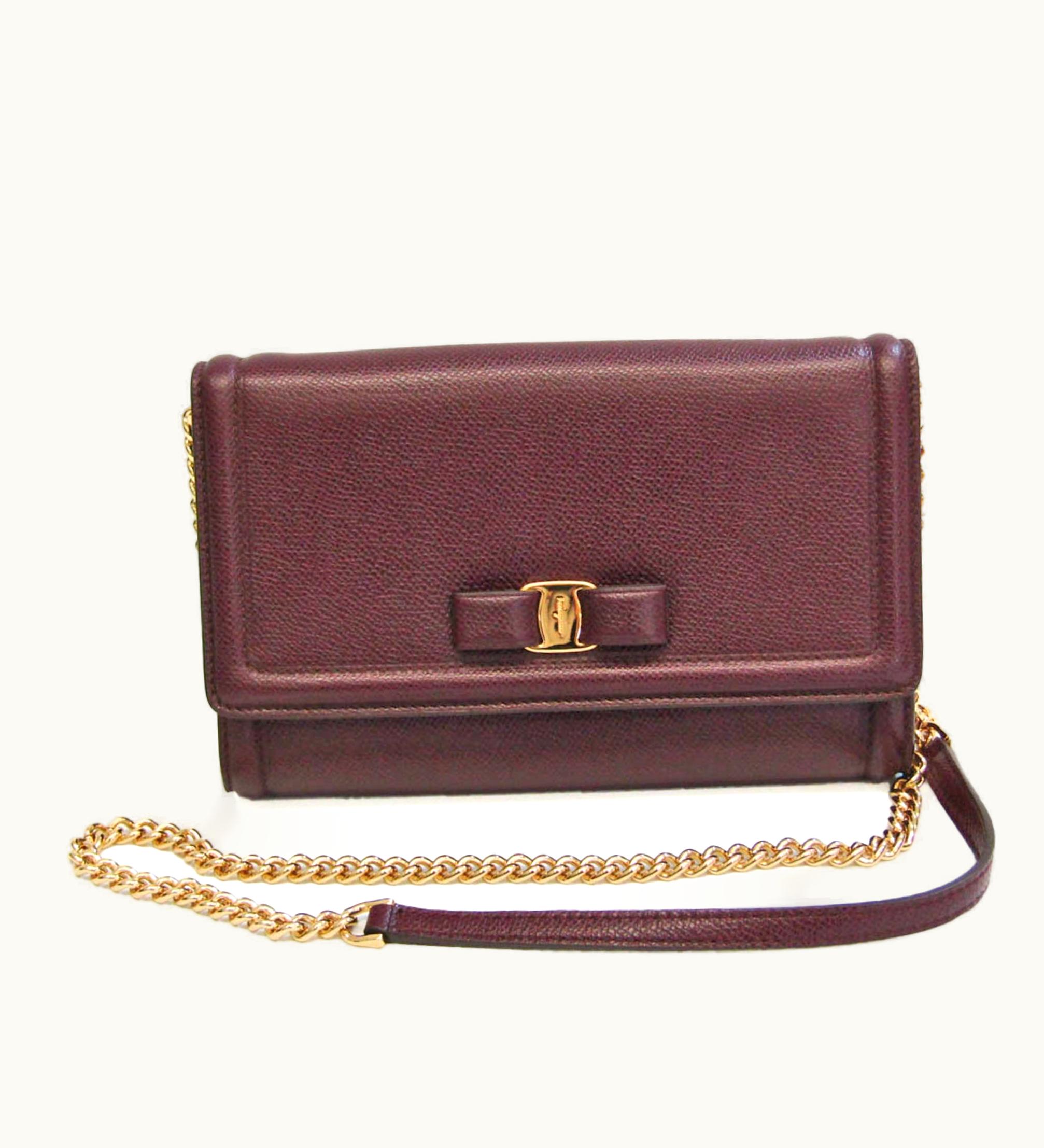 Salvatore Ferragamo Salvatore Ferragamo Vara Ribbon Au-22 C940 Women's Leather Shoulder Bag Bordeaux