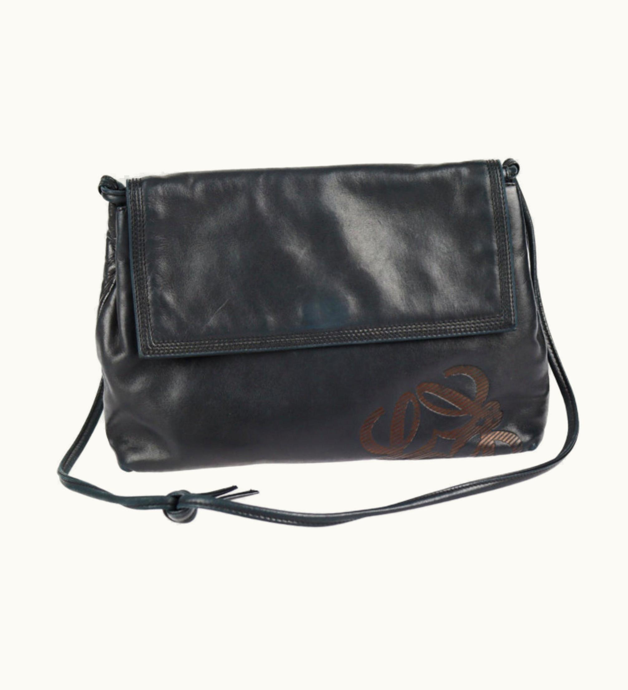 Loewe Loewe Shoulder Bag Nappa Leather Black Gold Metal Fittings Anagram