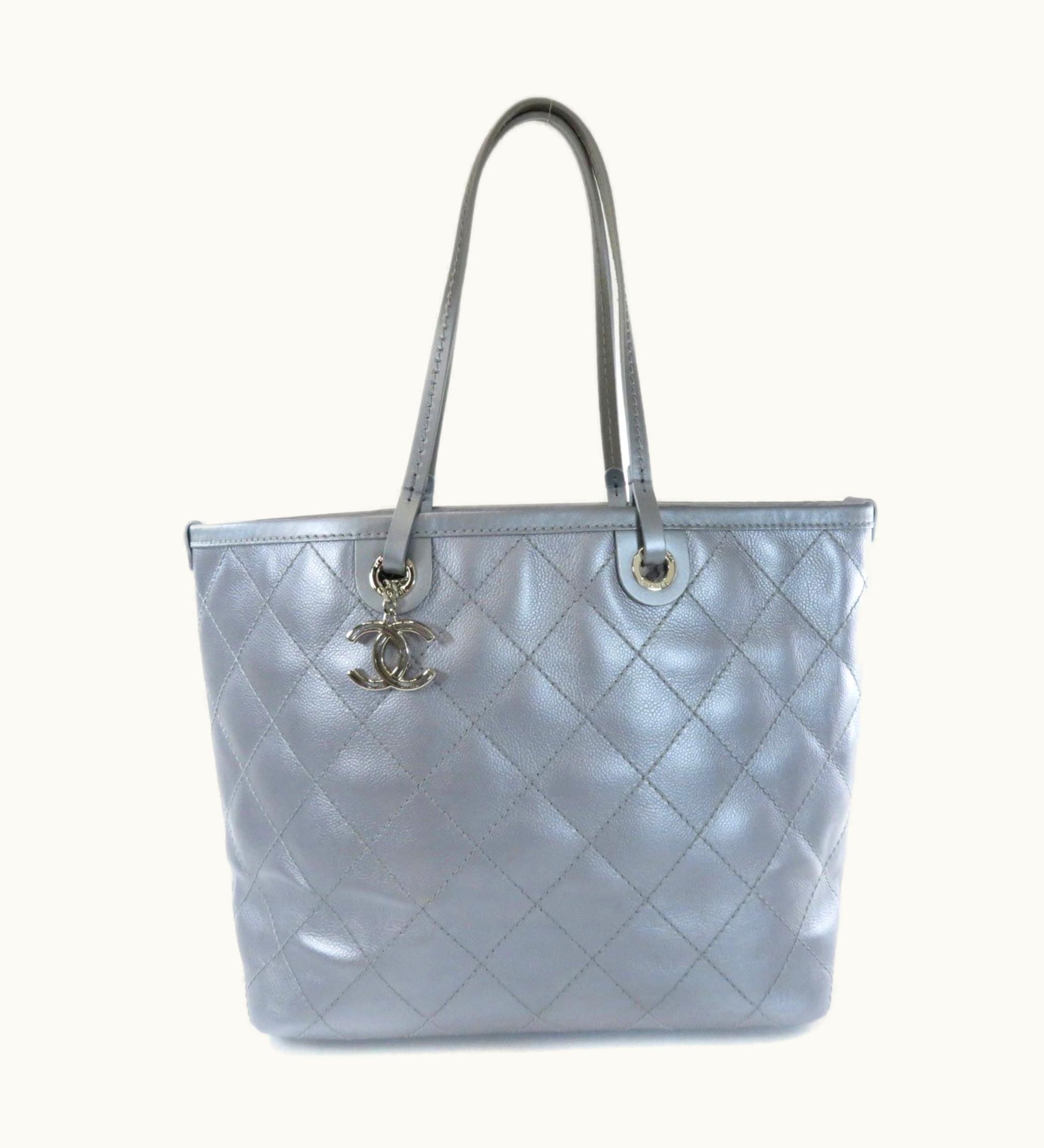 Chanel Chanel Matrasse Coco Mark Charm Tote Bag Leather Ladies Chanel