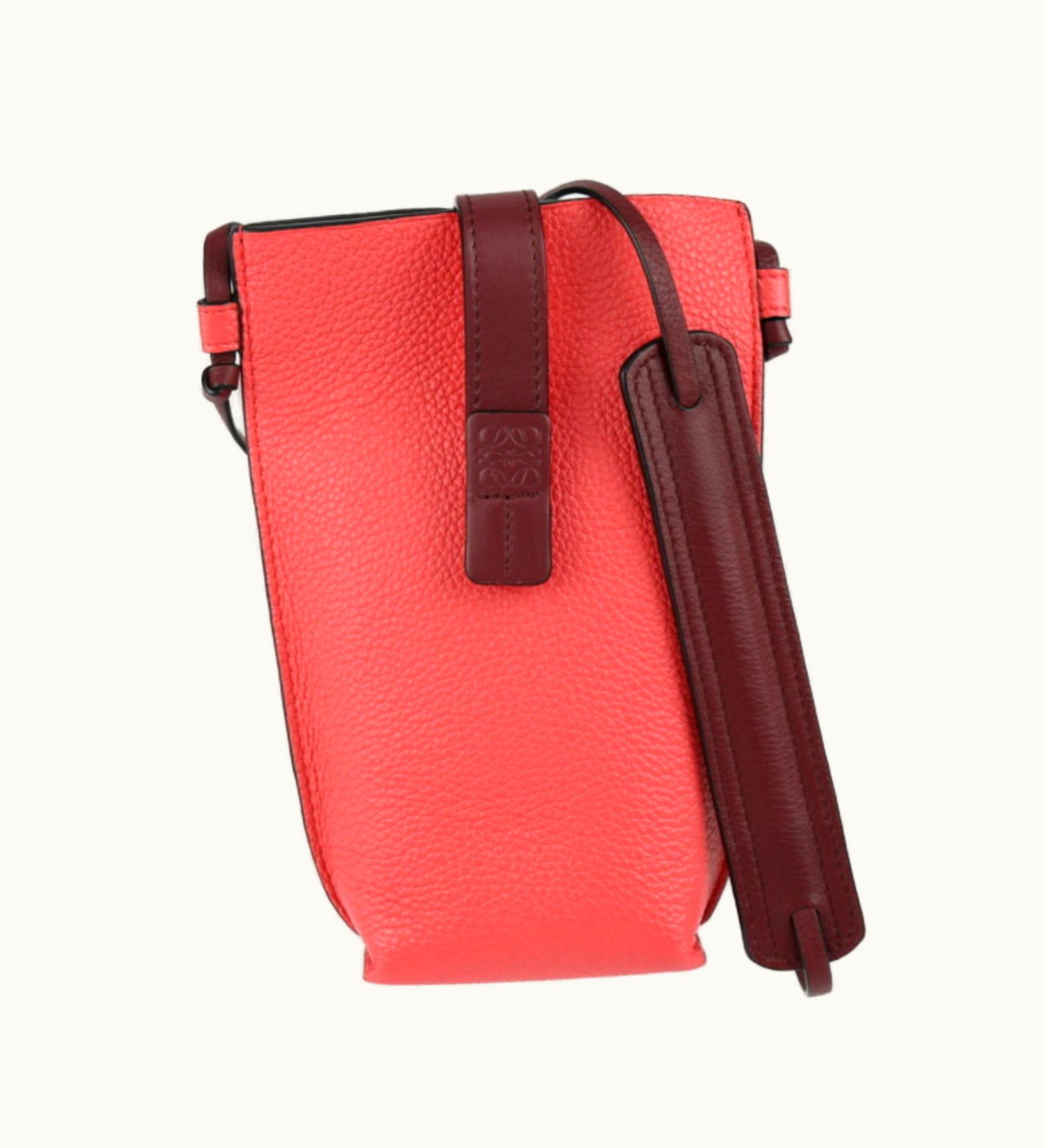 Loewe Loewe Pocket Shoulder Bag 124.12.Z45 Calfskin Leather Poppy Pink Pink Series Silver Hardware Phone Case Pochette