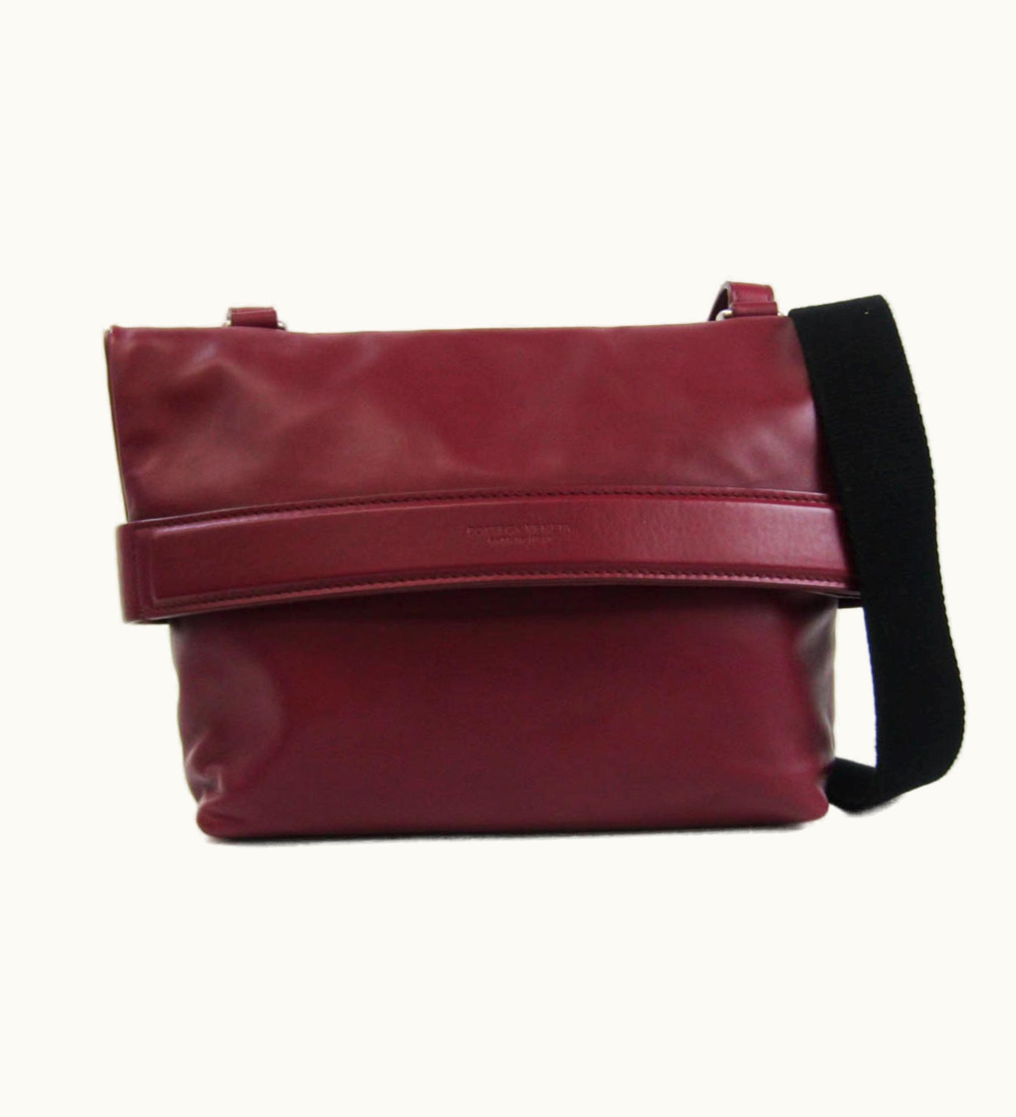 Bottega Veneta Bottega Veneta Unisex Leather Shoulder Bag Red Color, Wine