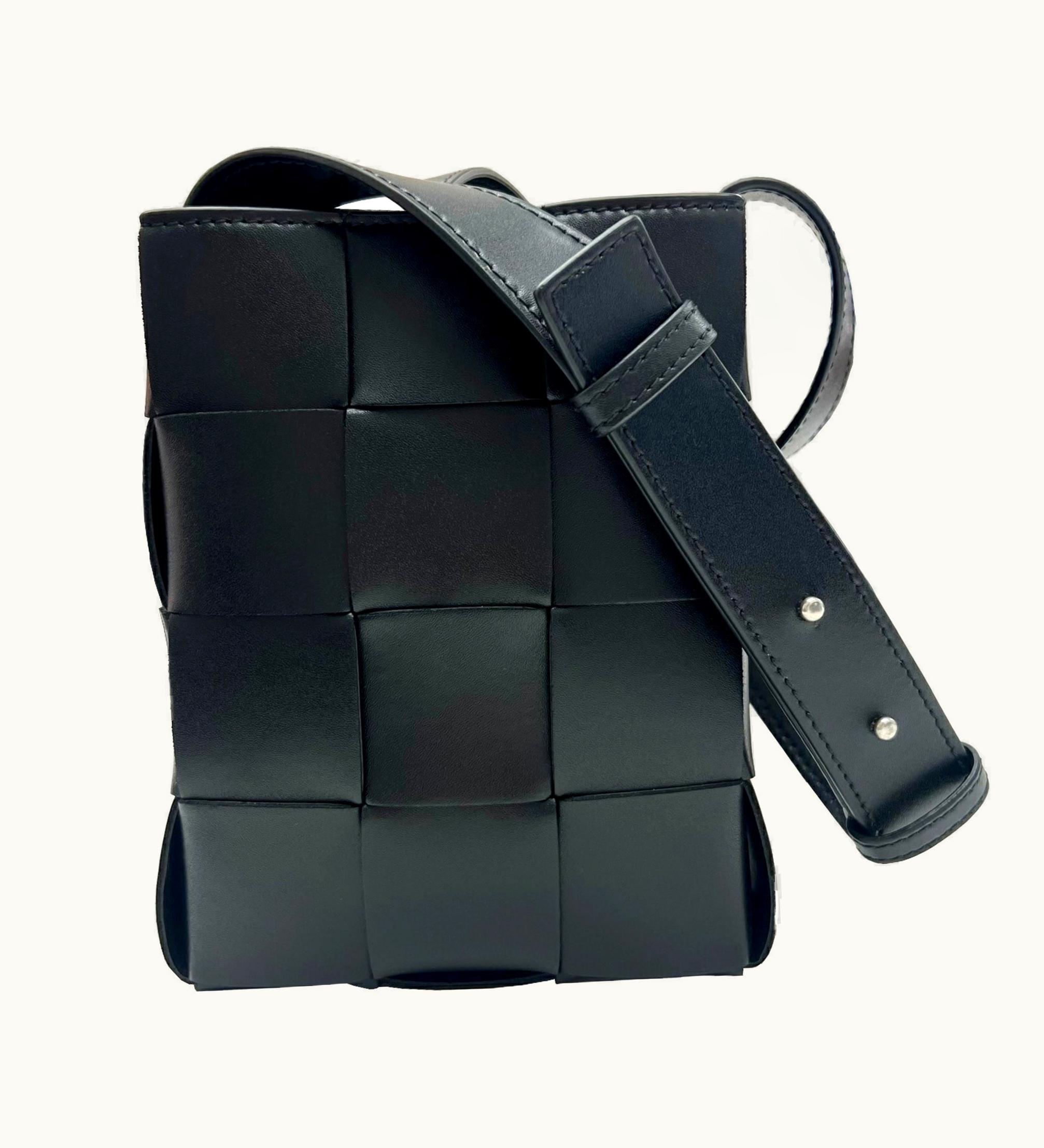 Bottega Veneta Bottega Veneta Cassette Crossbody Bag Shoulder Intrecciato 729298 Black Leather Pochette Women Men