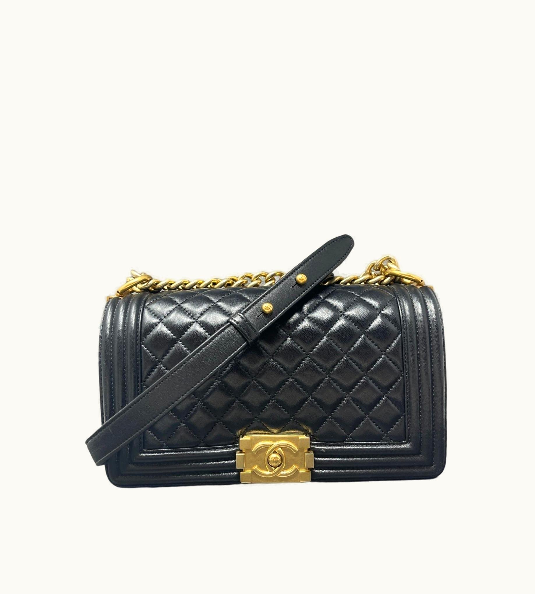 Chanel Chanel Boy Flap Bag Quilted Lambskin Old Medium - Black
