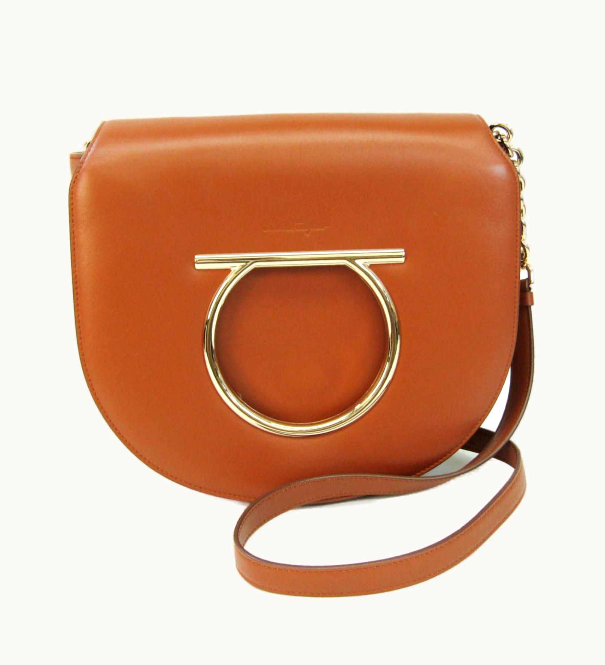 Salvatore Ferragamo Salvatore Ferragamo Gancini Au-21 H002 Women's Leather Shoulder Bag Light Brown