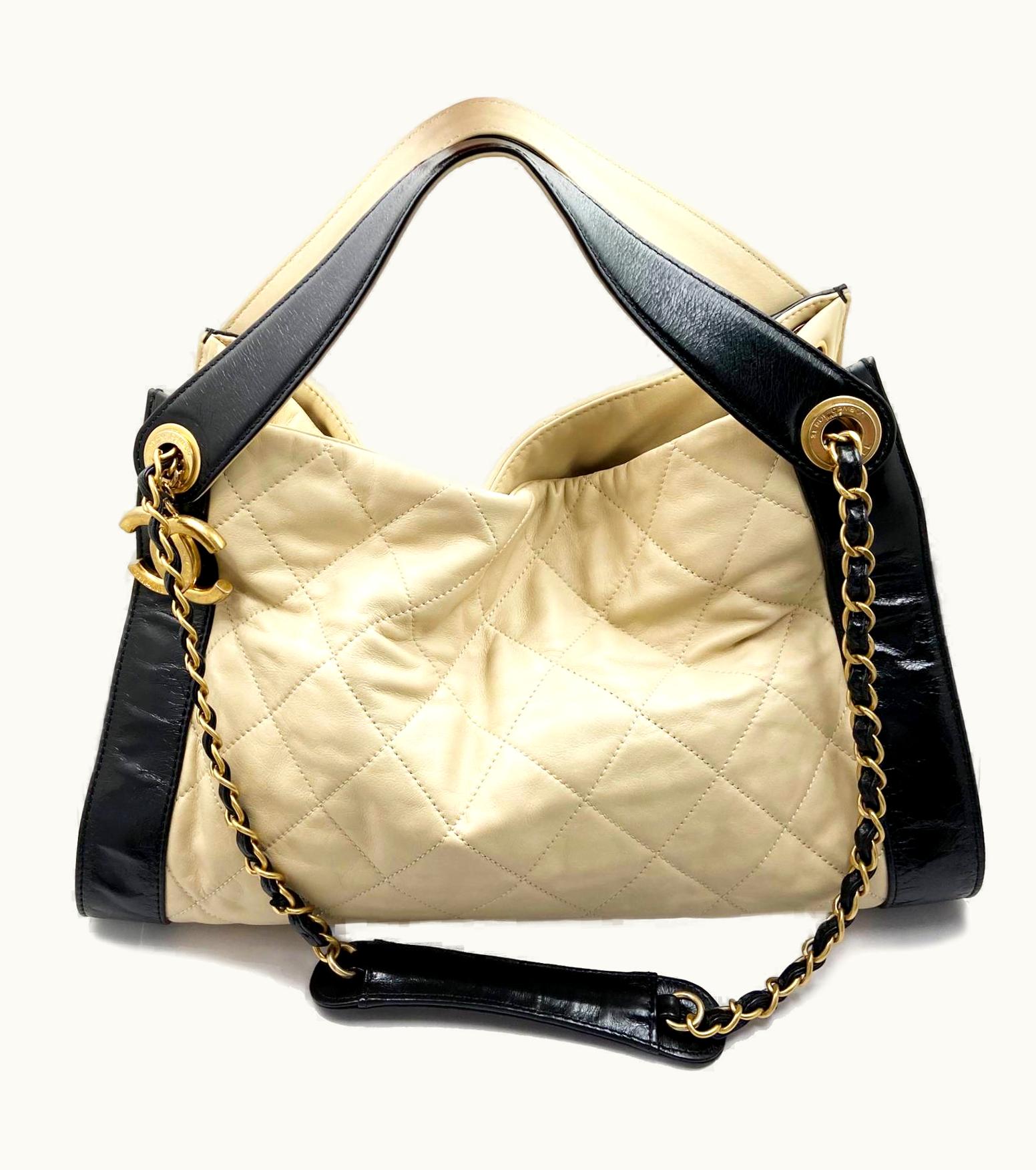 Chanel Chanel Ivory Black Leather Hand Shoulder Bag