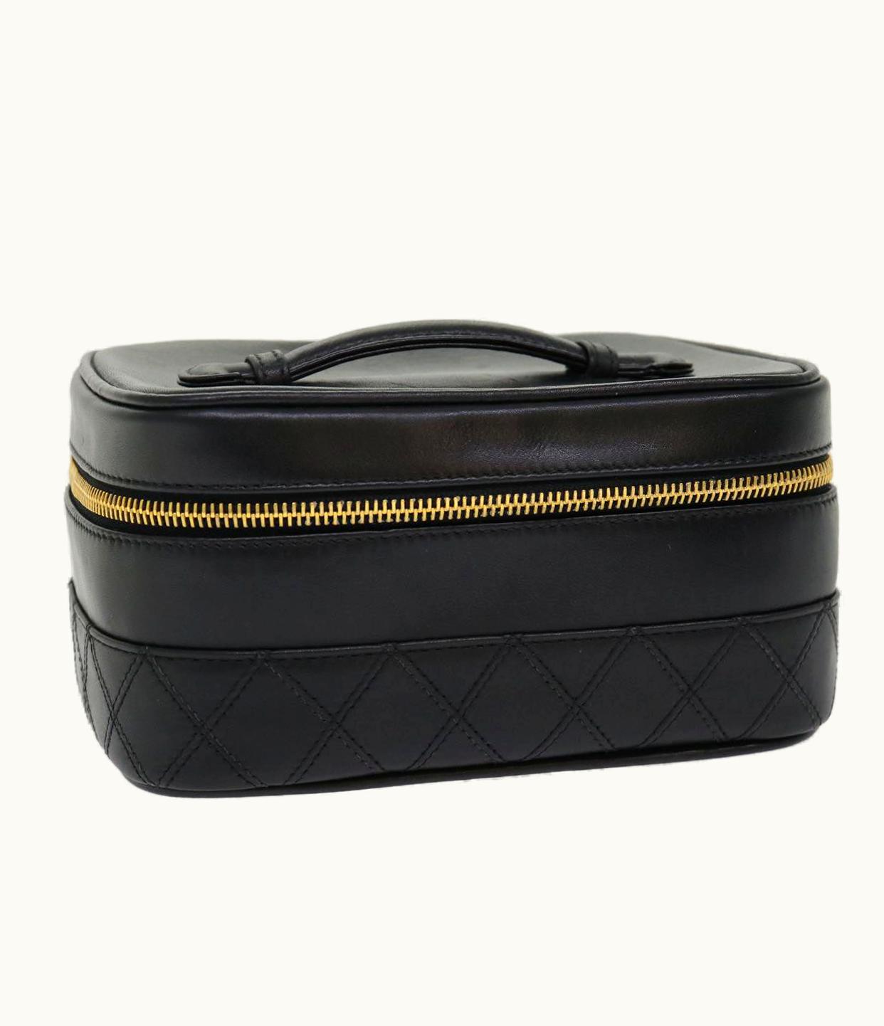 Chanel Chanel Vanity Cosmetic Pouch Lamb Skin Beige CC