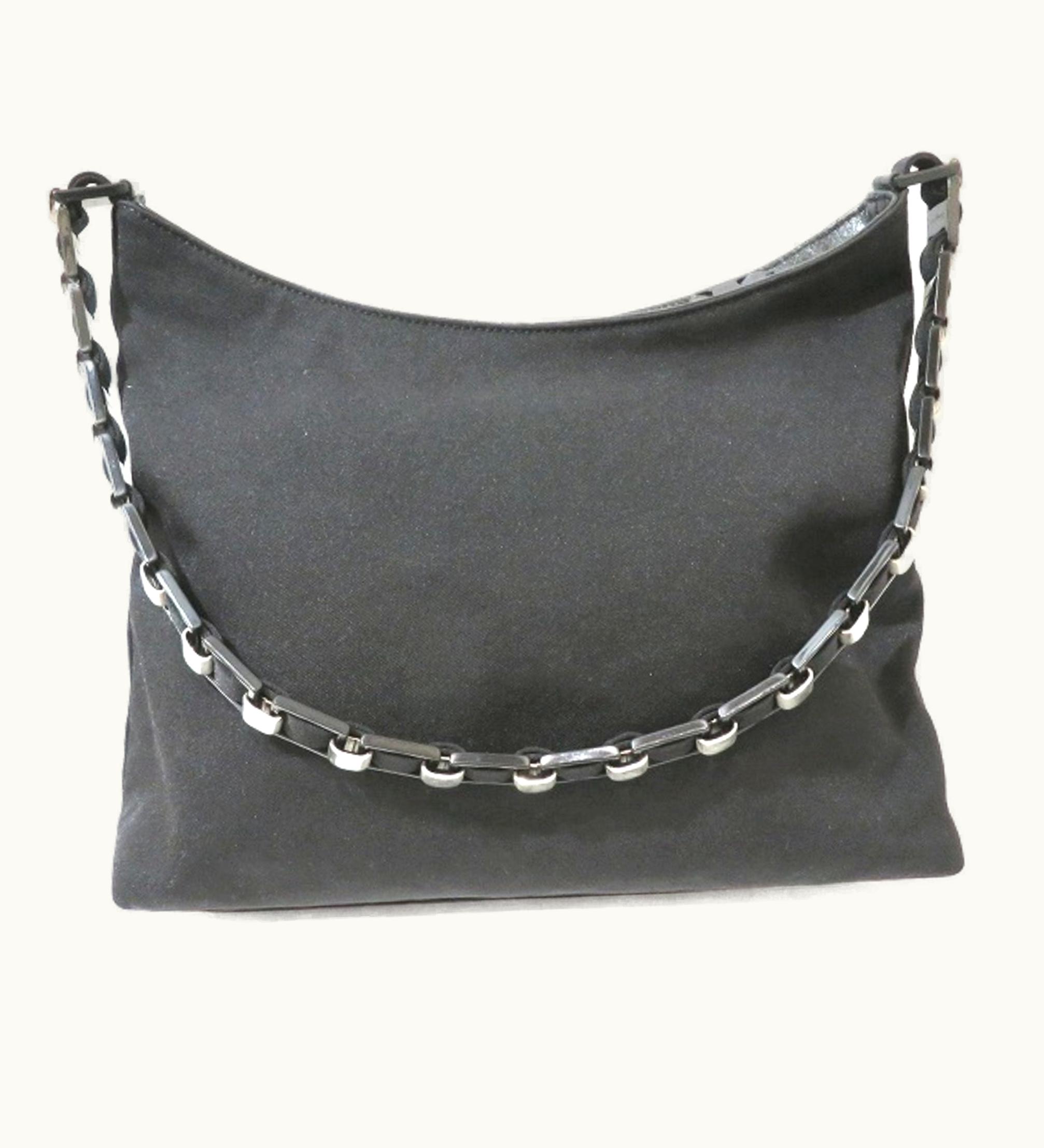 Salvatore Ferragamo Salvatore Ferragamo Ferragamo D218801 Vara Nylon Black Bag Shoulder Ladies