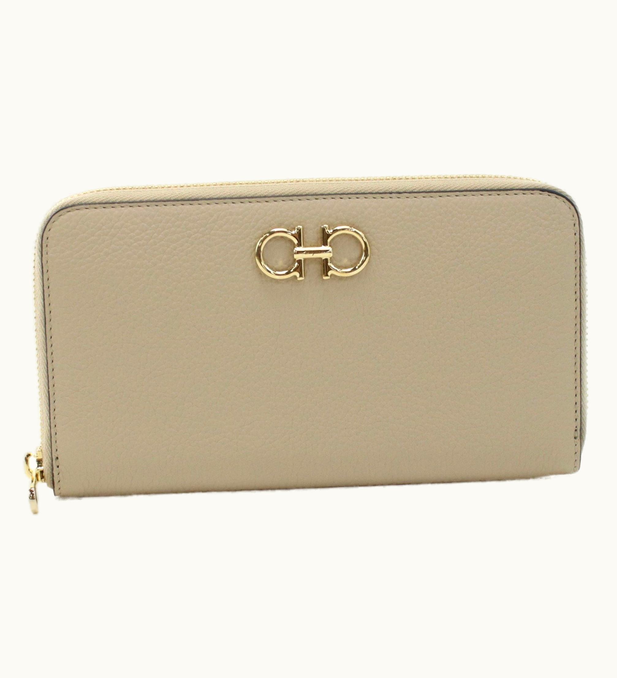 Salvatore Ferragamo Salvatore Ferragamo Ferragamo Ferragamo 22-0405 Long Wallet Round Beige Ladies