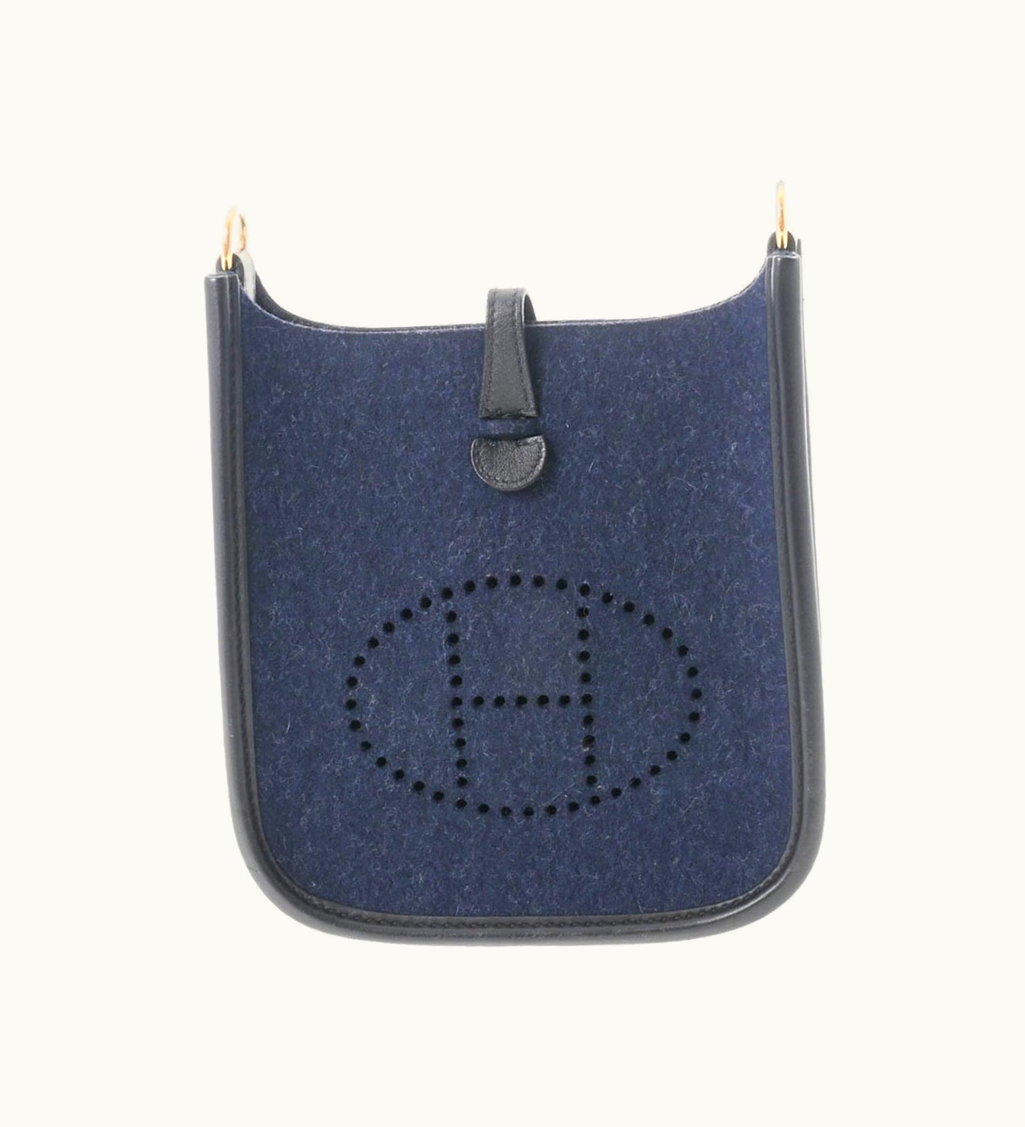 Hermès Hermès Evelyne Tpm Blue Nui Black Y Engraved [Around 2020] Women's Felt Swift Shoulder Bag