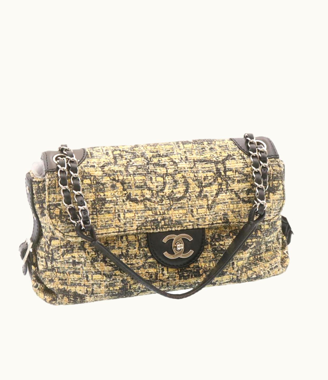 Chanel Chanel Camellia Icon Turn Lock Chain Flap Shoulderbag Beige Black CC